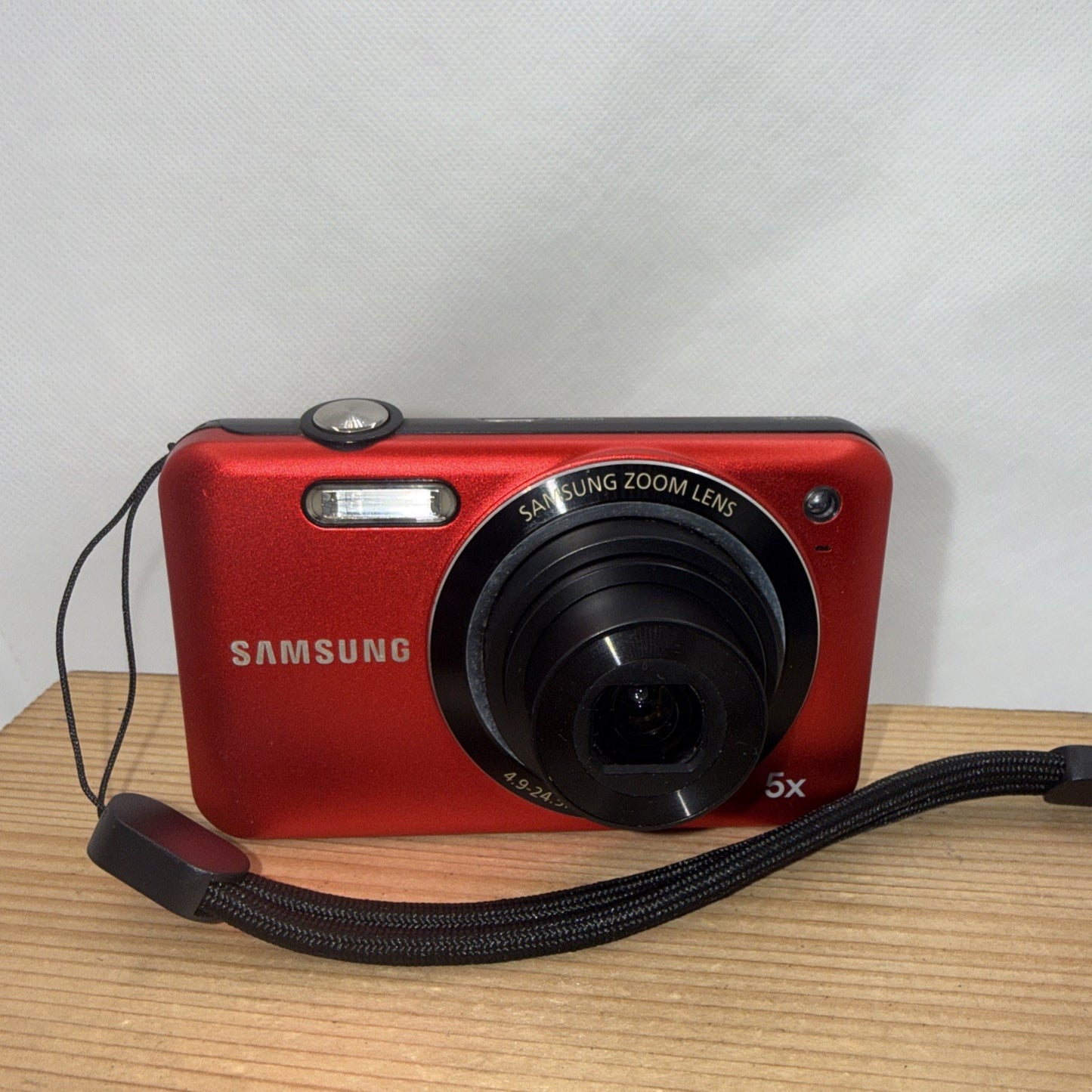 Samsung ES75 14.2MP Digital Camera Red Tested + Charger Battery 4GB SD Card
