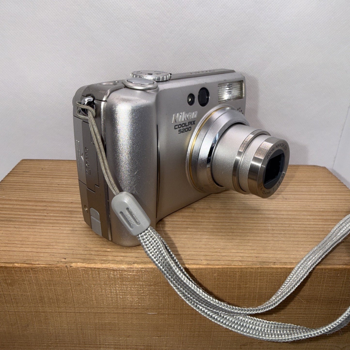 Nikon Digital Camera Coolpix 5200 5.1MP Tested + Charger Battery 2GB SD - Japan