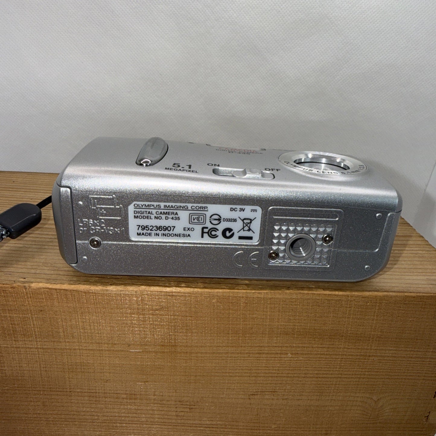 Olympus Camedia D-435 5.1MP Digital Camera Silver Tested + 128MB XD Memory Card
