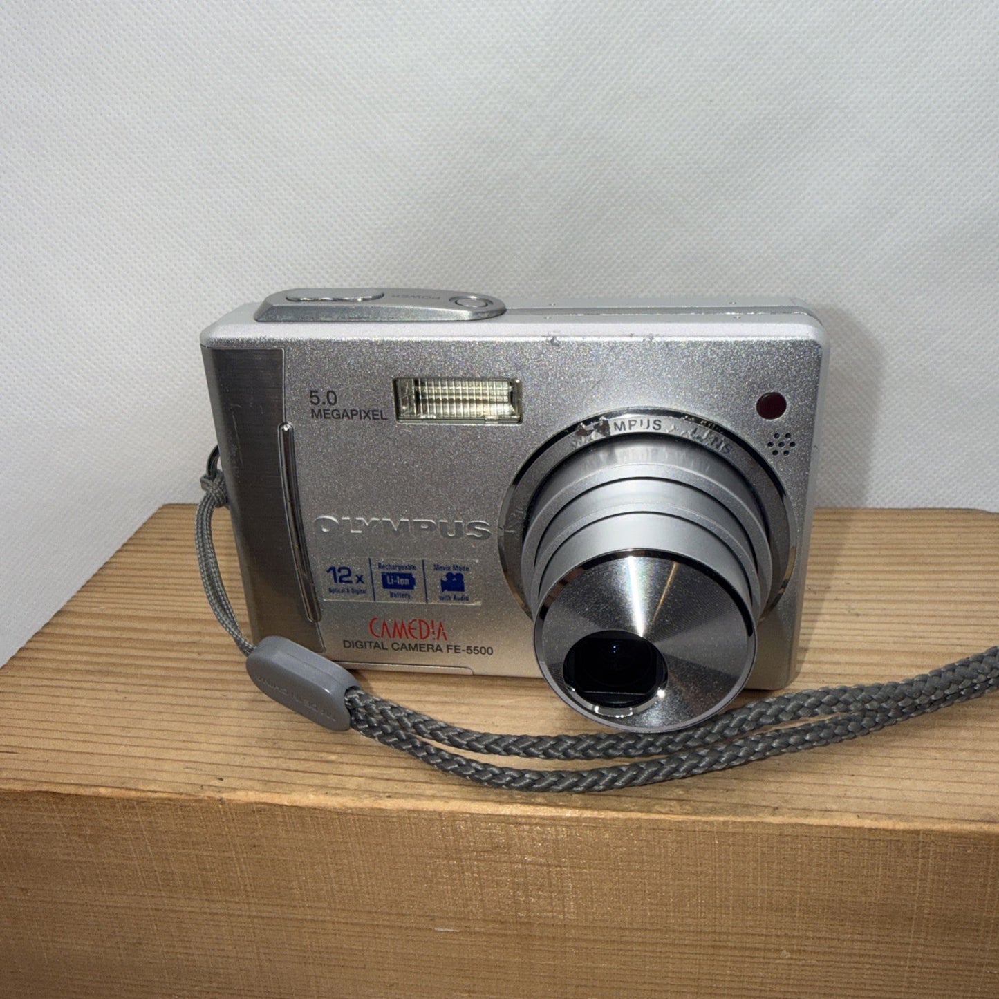 Olympus Digital Camera FE-5500 5.0MP Tested  + Charger Battery Memory Retro Y2K