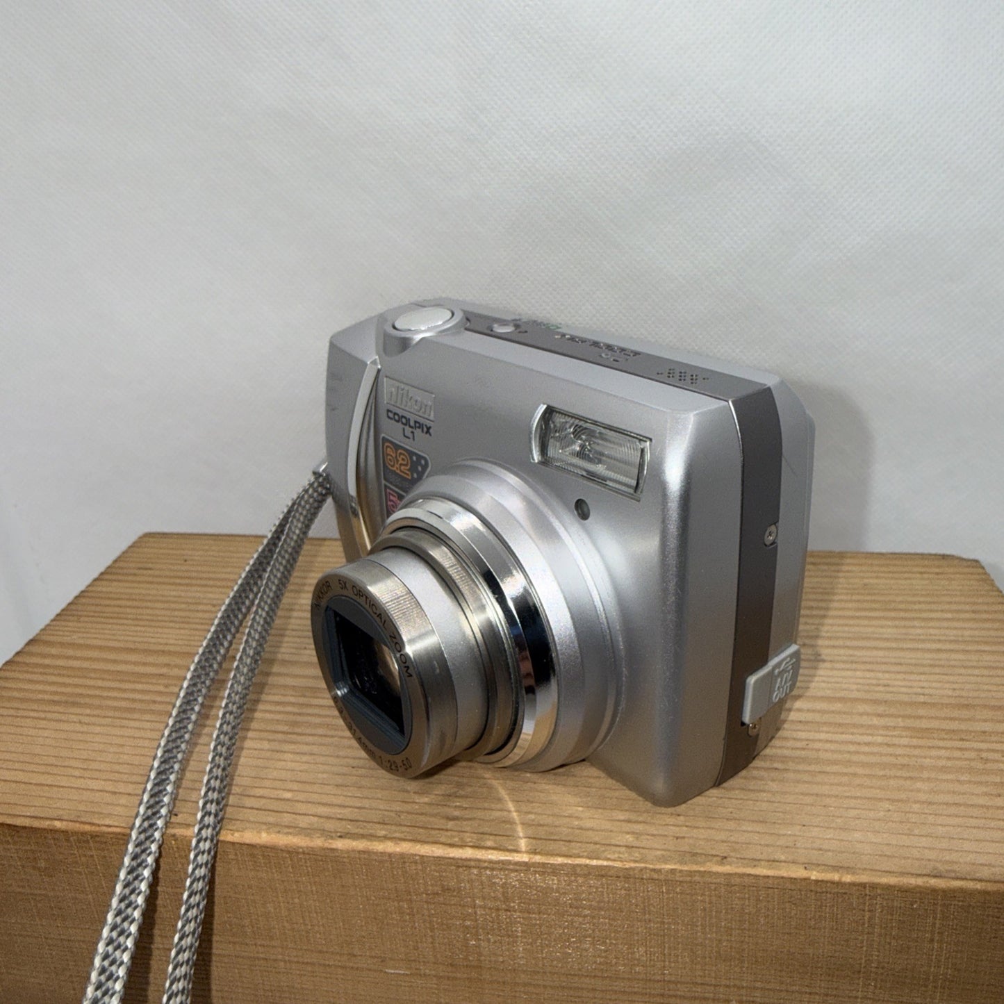 Nikon Coolpix L1 6.2MP Digital Camera Tested Working Boxed + 2GB SD Card