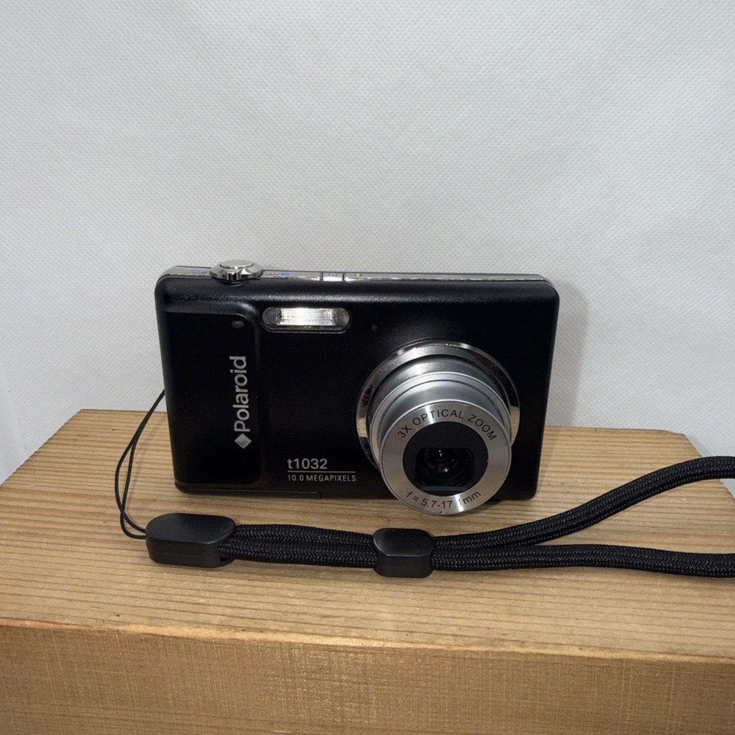 Polaroid T1032 10MP Digital Camera Tested Plus Charger Battery 8GB SD Card