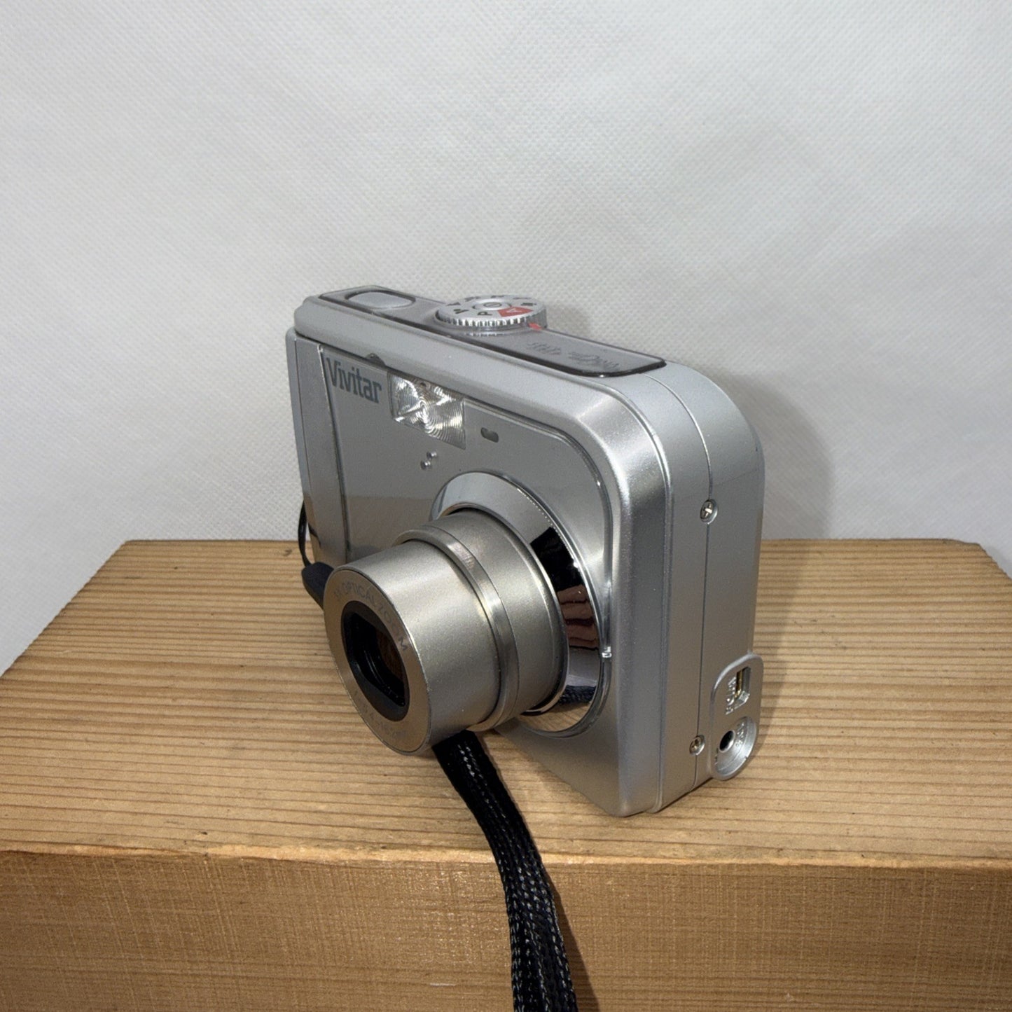 Vivitar Vivicam 4345 4MP Digital Vintage Retro Camera Tested Working + 2GB SD