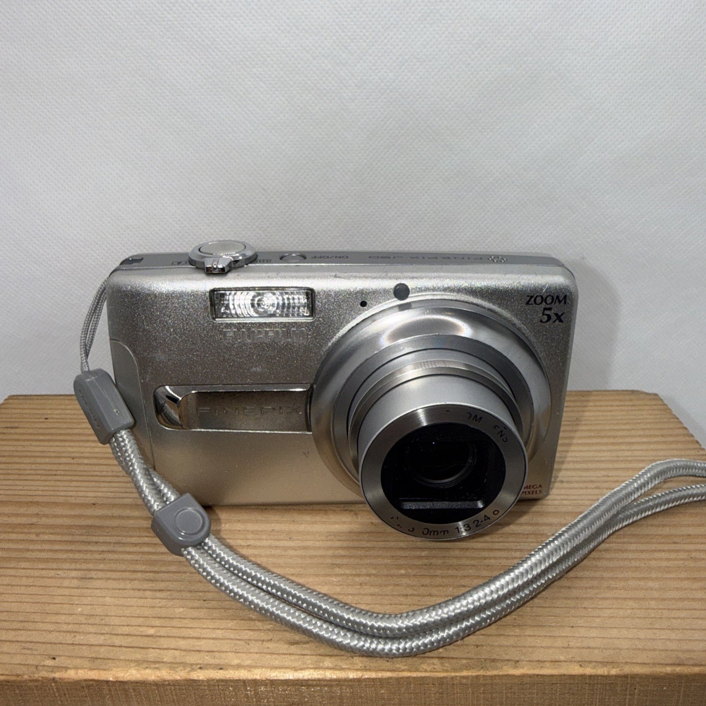 Fujifilm FinePix J Series J50 8.2MP Digital Camera Tested + Charger Battery 4GB