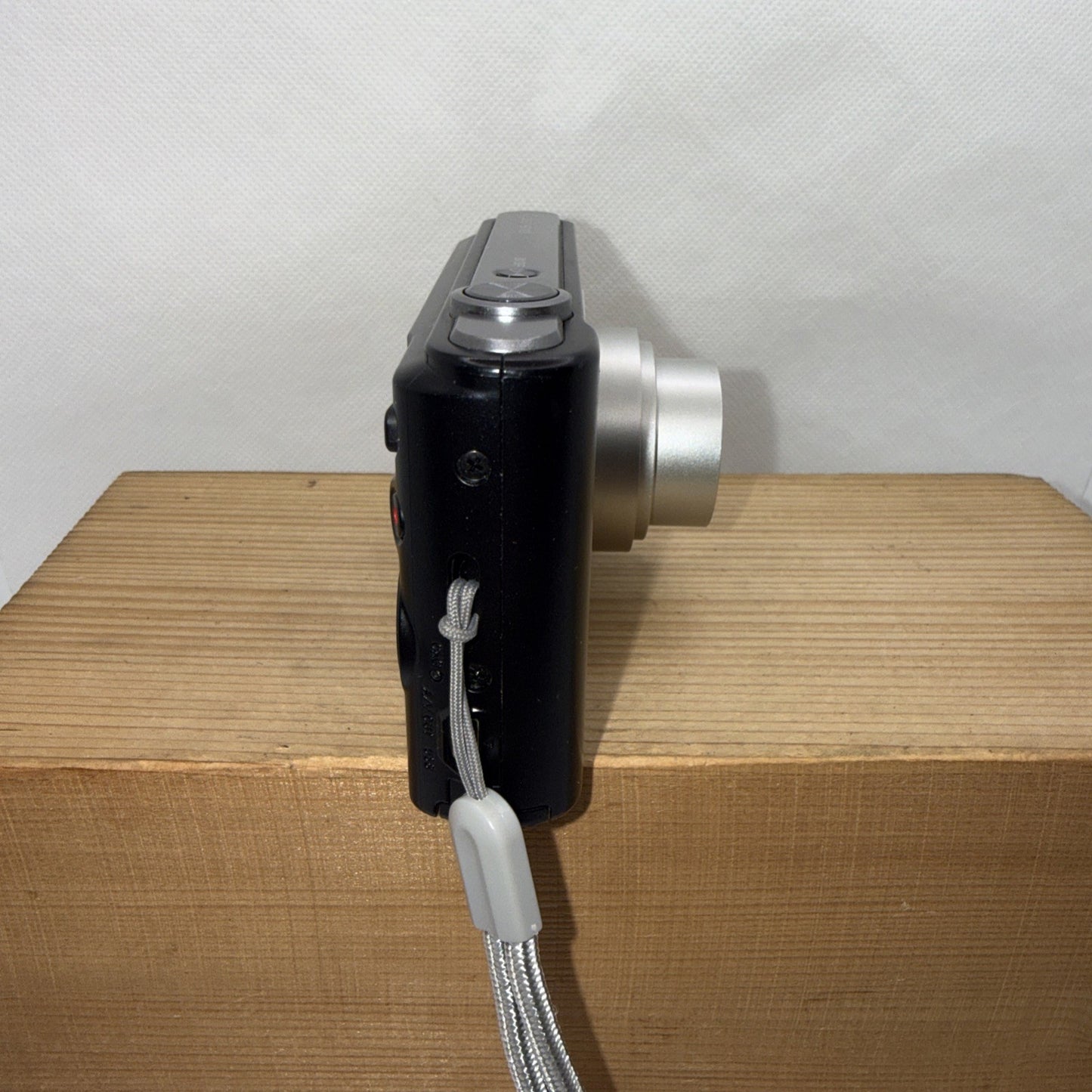Sony Cybershot DSC-W800 20.1MP Digital Camera Tested + Charger Battery 4GB Case