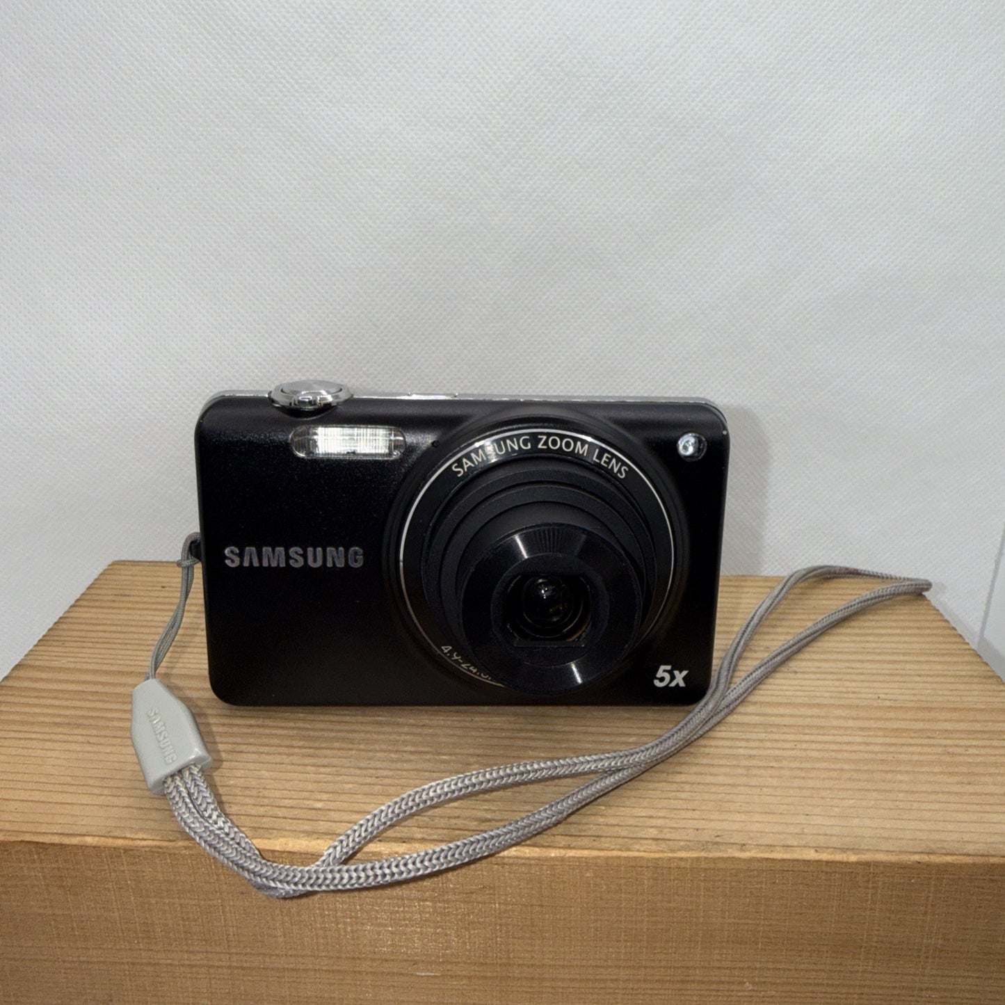 Samsung ST67 14.2MP Digital Camera Tested Working + Charger Battery 2GB SD Card