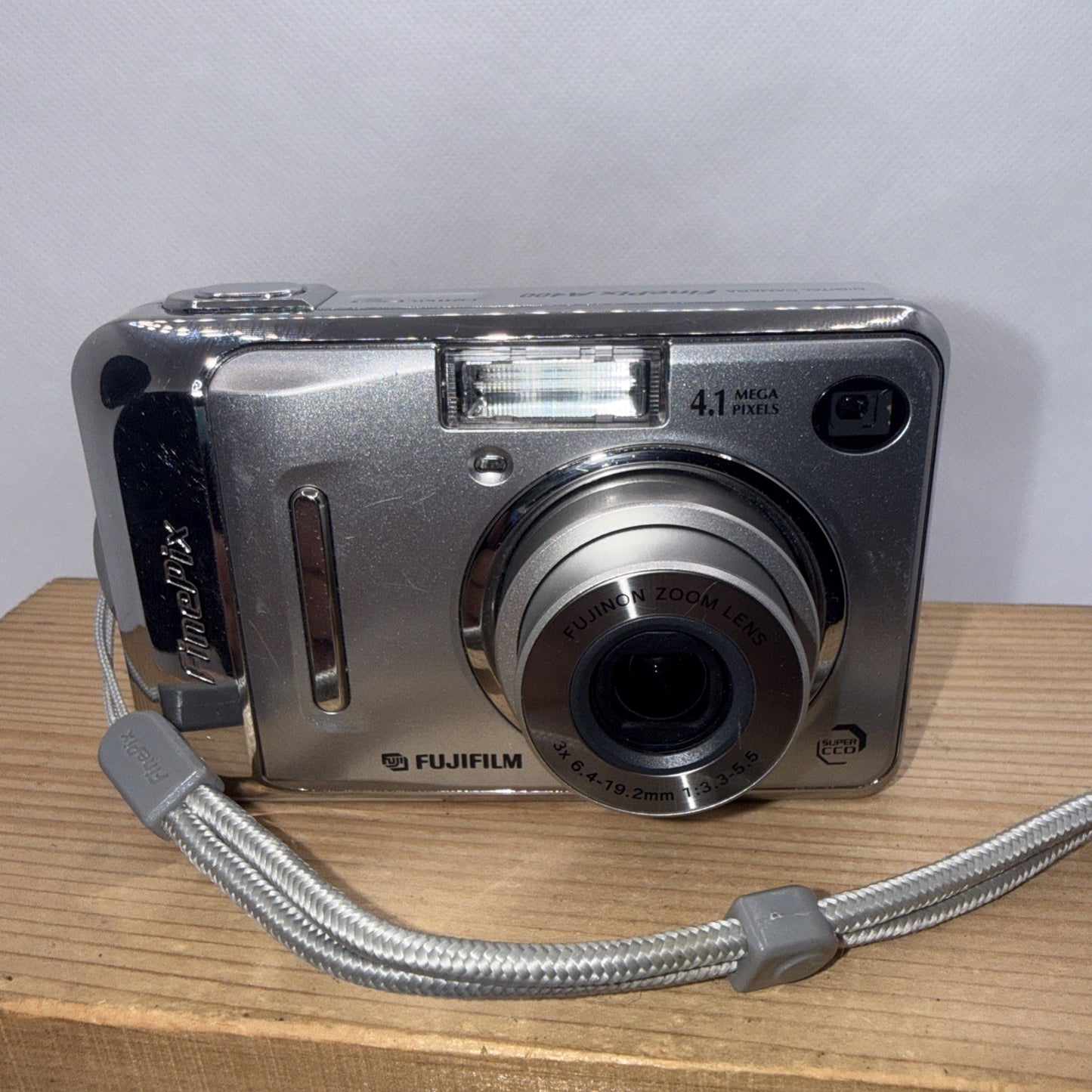 Fujifilm Finepix A400 4.1MP Digital Camera Tested Working + 64MB XD Card