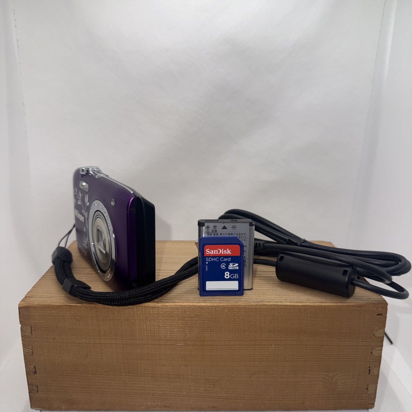 Nikon Coolpix S2900 20.1MP Purple Digital Camera + Battery & Charger