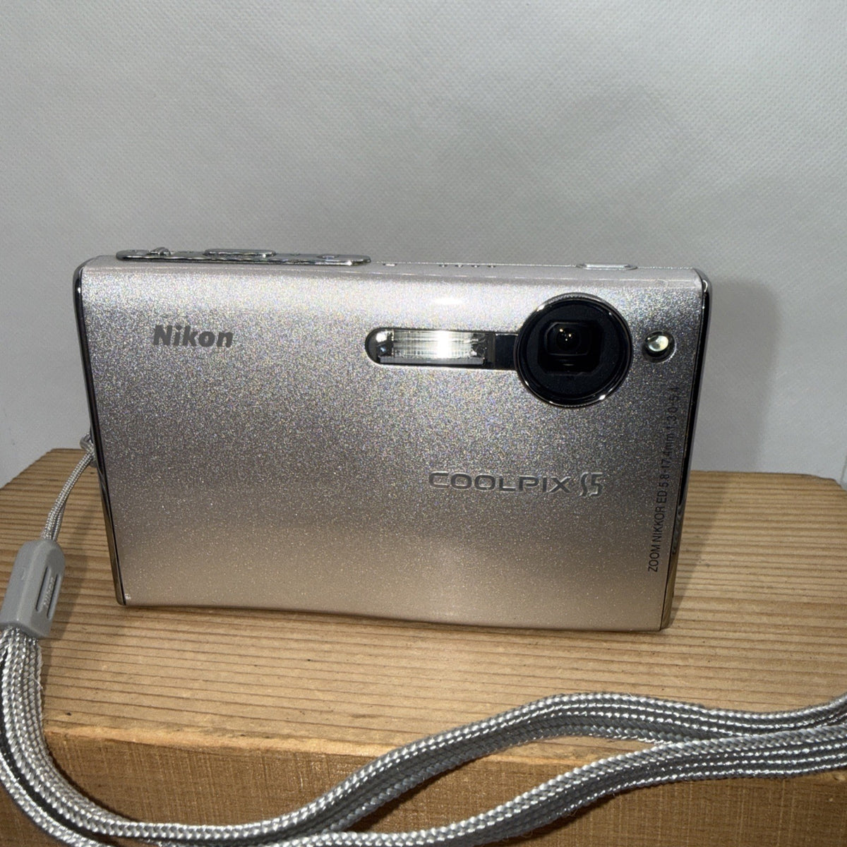 Nikon Digital Camera Coolpix S5 6.0MP Silver Tested Full Working Set