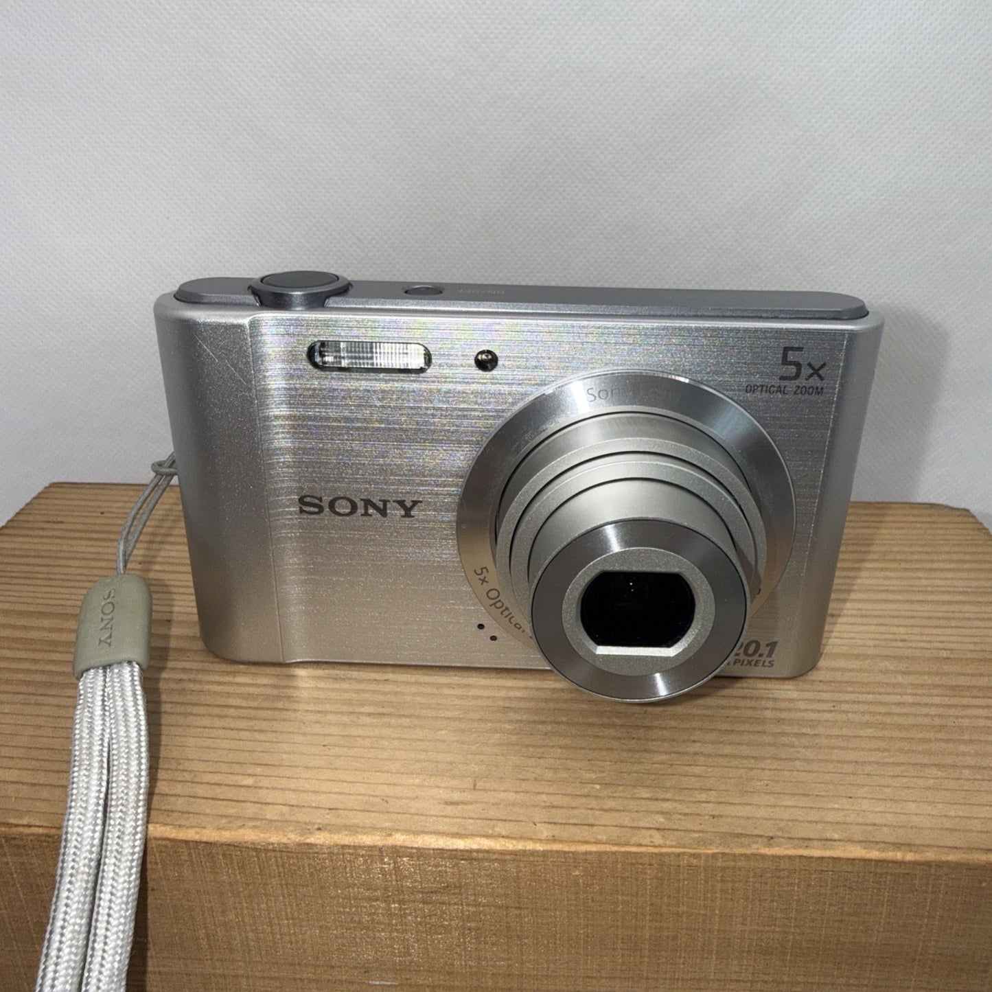 Sony Cyber-shot DSC-W800 20.1MP Digital Camera Charger Battery Case 16GB Tested