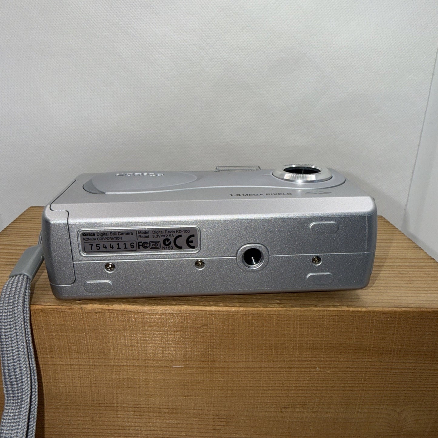 Konica Revio KD-100 Digital Camera 1.3MP Low Resolution Retro + SD Card Case VGC