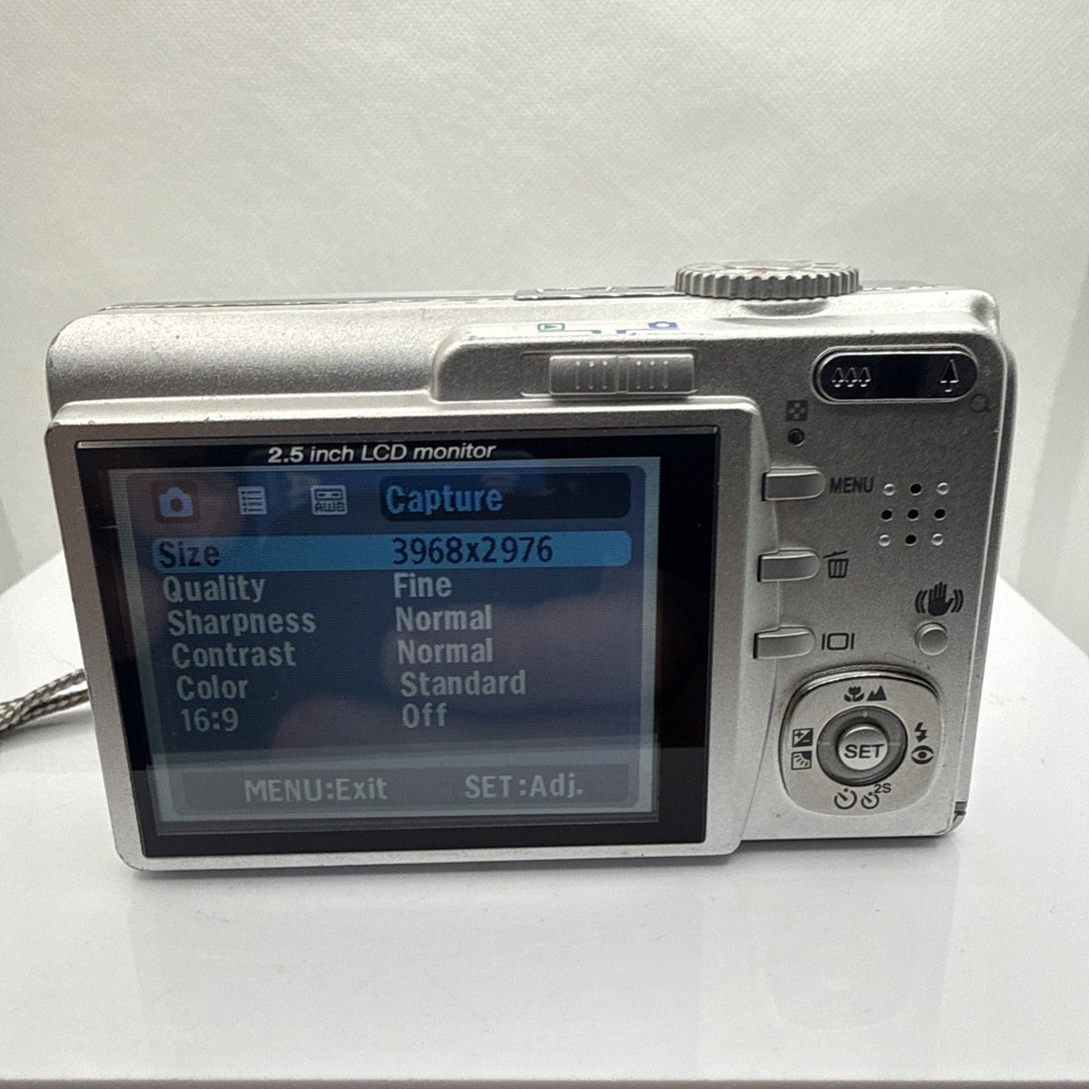 Technika SH-C350 12MP Digital Camera Tested + Charger Battery Case 4GB SD Card
