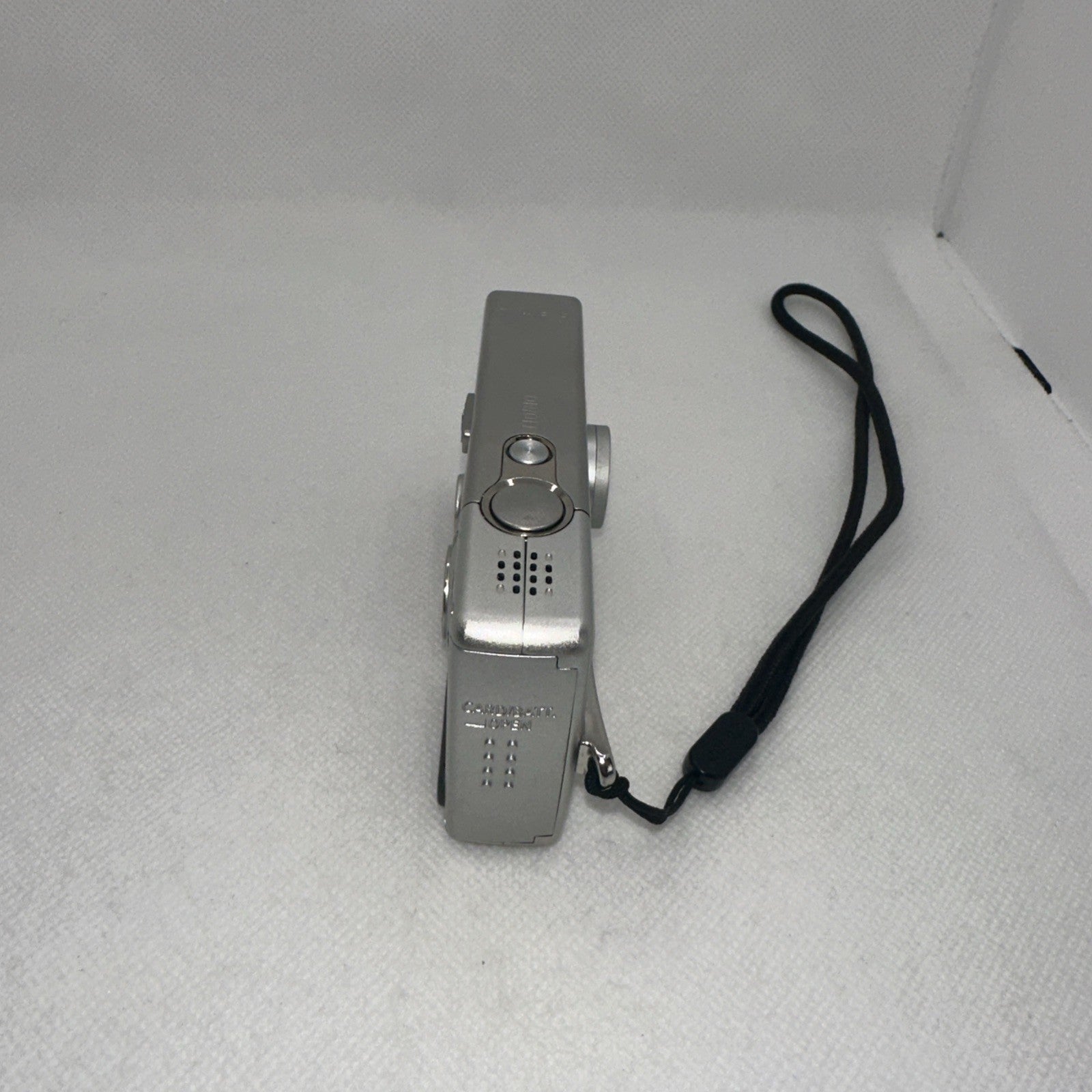 Canon PC1060 IXUS i 4MP Compact Digital Camera Charger Battery Memory6