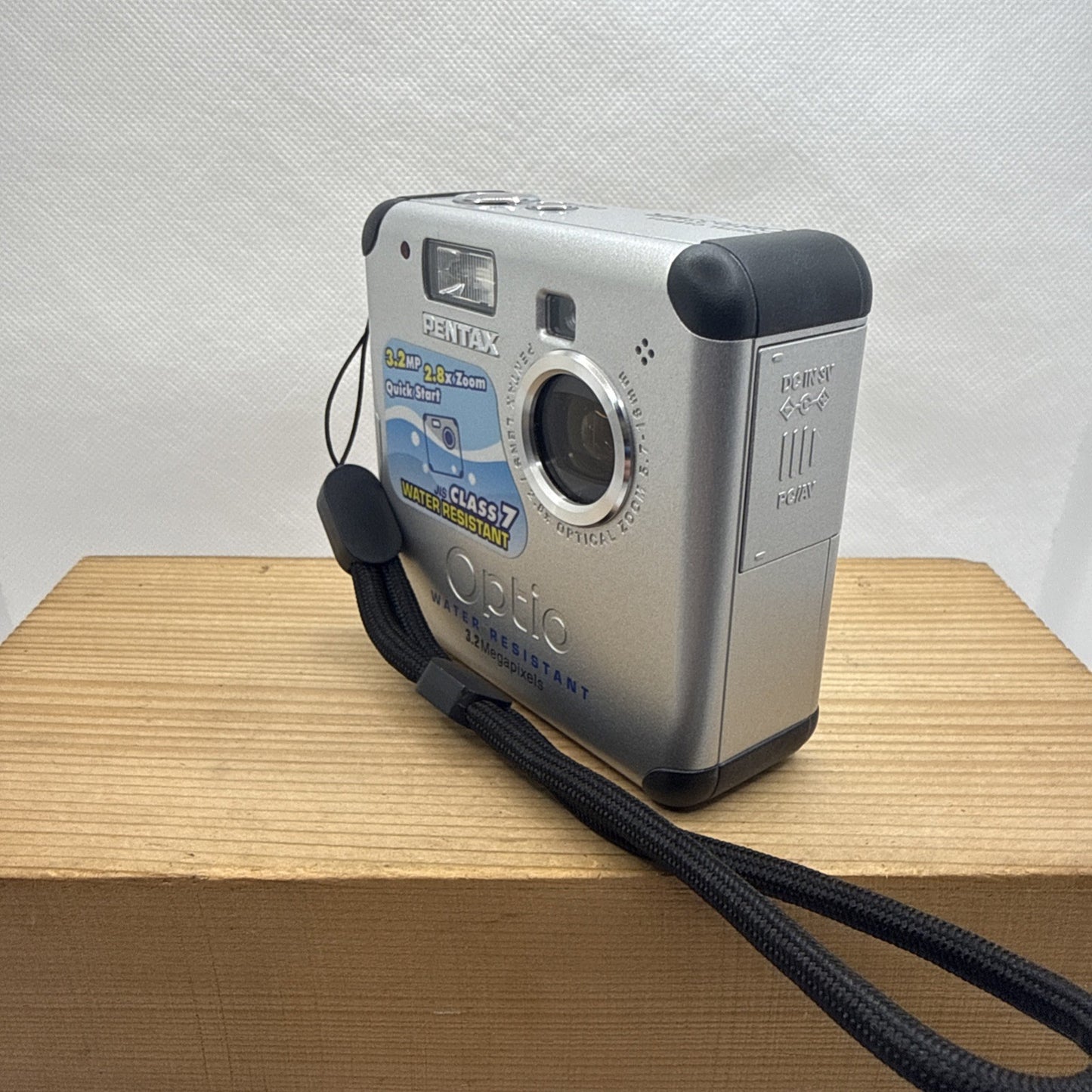 Pentax Underwater Digital Camera Optio 33WR 3.2MP Tested Working + 2GB SD