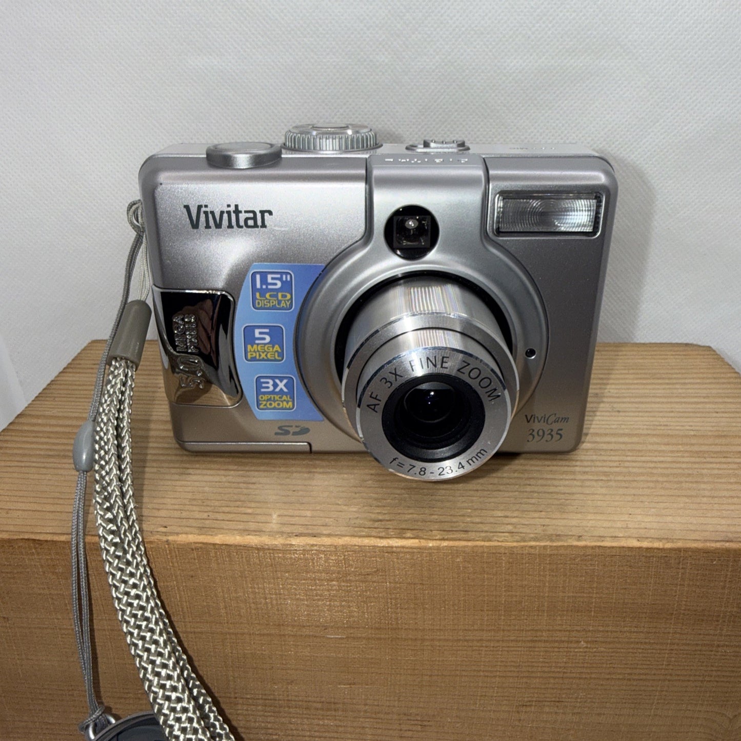 Vivitar Digital Camera Vivicam 3935 5.0MP Silver Tested Plus 1GB SD Memory Card