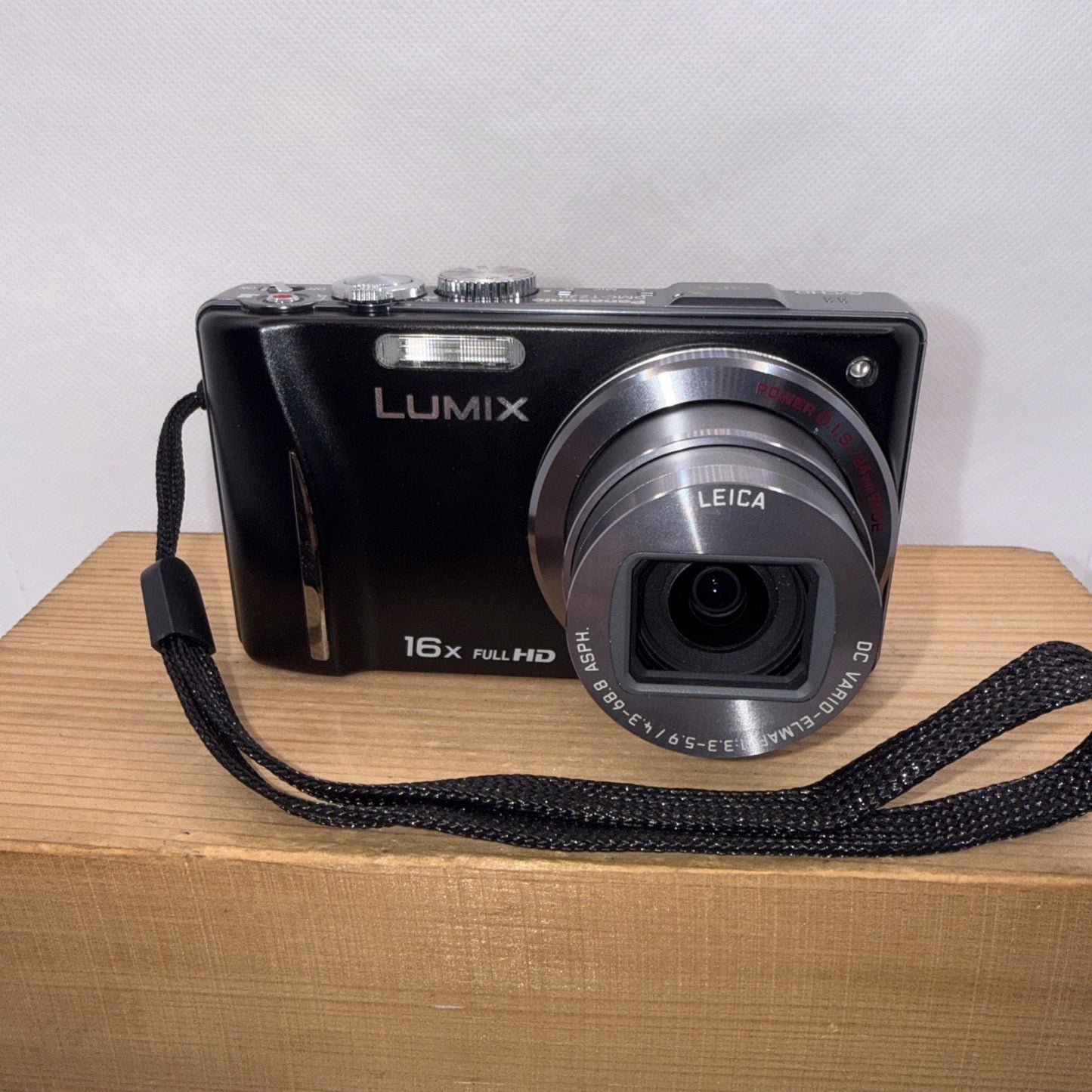 Panasonic Lumix DMC-TZ20 14.1MP Digital Camera Tested + Charger Battery 4GB Case