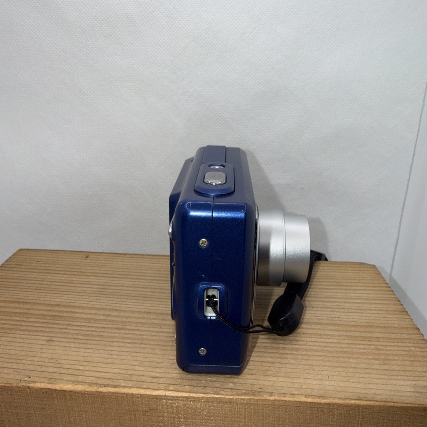 Traveler Digital Camera FX-5 5.0MP Blue Tested Plus 4GB SD Card