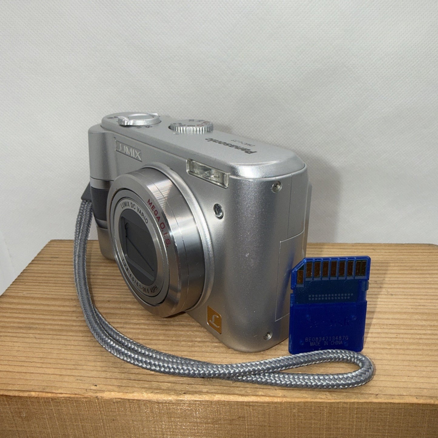 Panasonic Digital Camera  Lumix DMC-LZ3 5.0MP Tested Working + 4GB SD Card