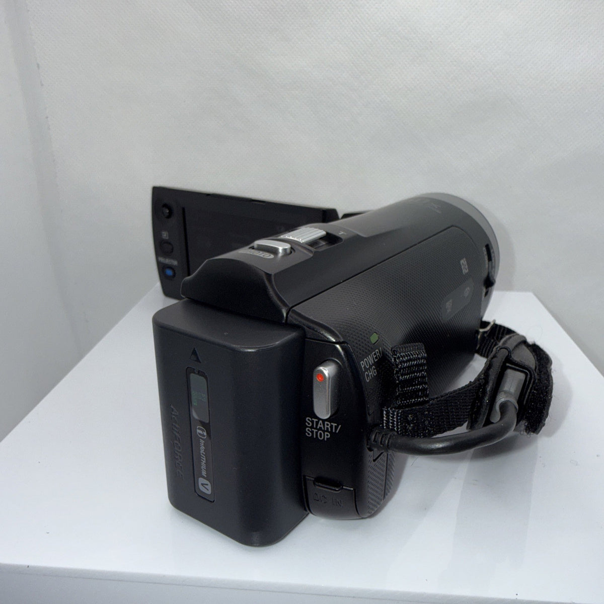 Sony HDR-PJ330E Handycam Full HD Camcorder Built-in Projector Tested Bundle VGC