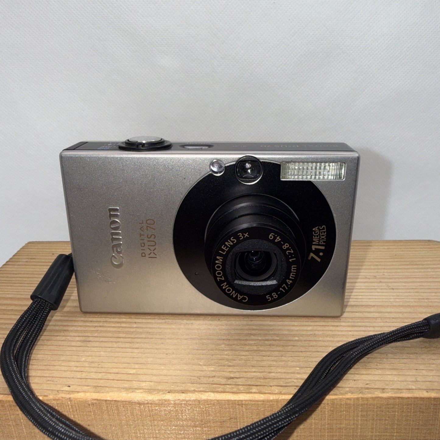 Canon IXUS 70 7.1MP Digital Camera Tested *Minor Screen Issue* + Accessories