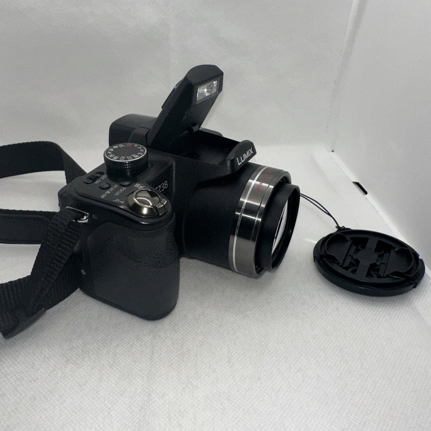 Panasonic Digital Camera Lumix FZ38 12.1MP Tested Plus Charger Battery 16GB SD1