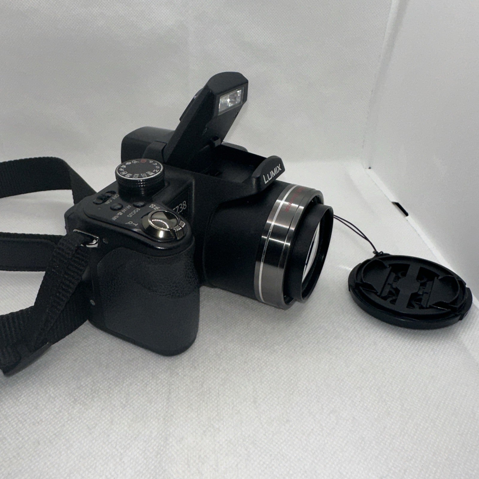 Panasonic Digital Camera Lumix FZ38 12.1MP Tested Plus Charger Battery 16GB SD1