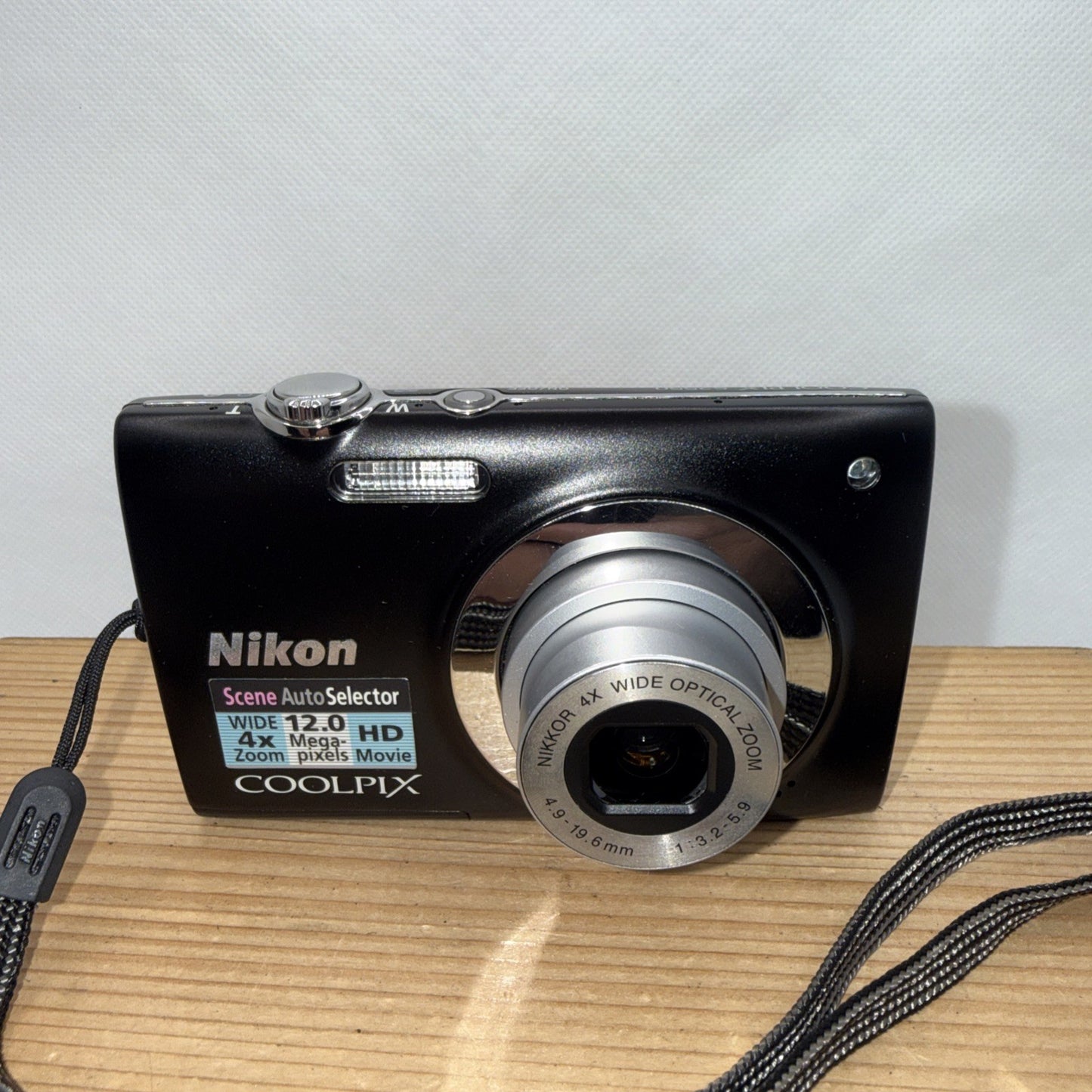 Nikon Coolpix S2550 12MP Digital Camera Tested + Charger Battery 4GB SD Card