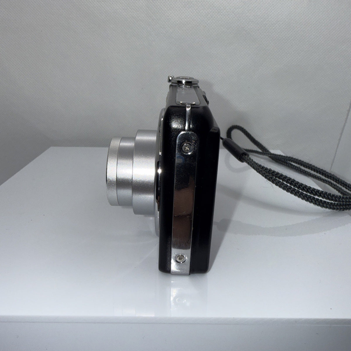Olympus X-835 8MP Digital Camera Tested + Charger Battery Memory Case VGC
