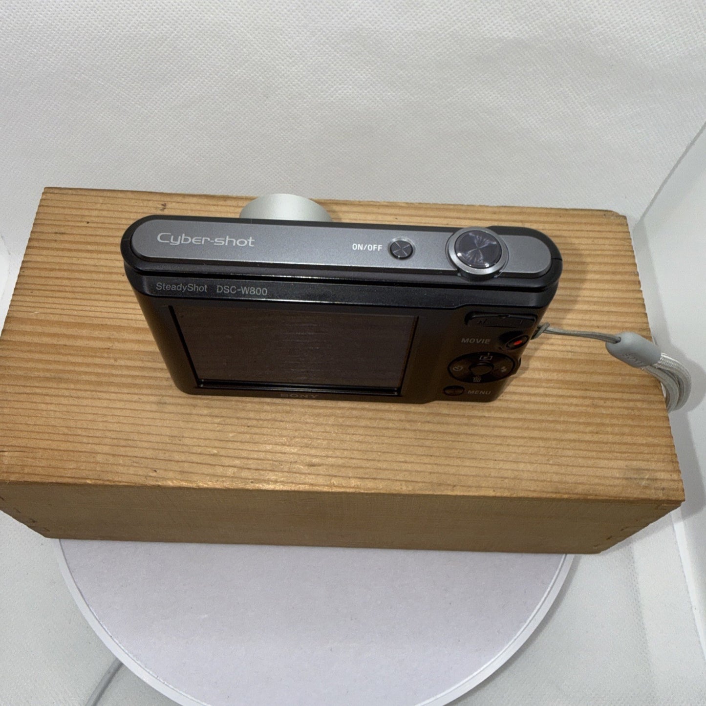 Sony Cybershot DSC-W800 20.1MP Digital Camera Tested + Charger Battery 4GB Case