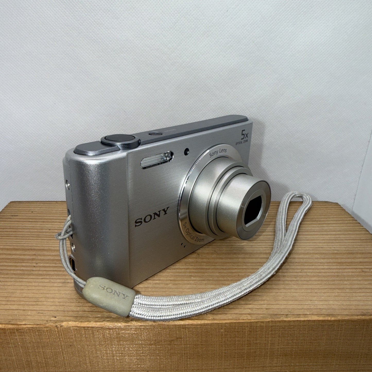 Sony Cyber-shot DSC-W800 20.1MP Digital Camera Charger Battery Case 16GB Tested