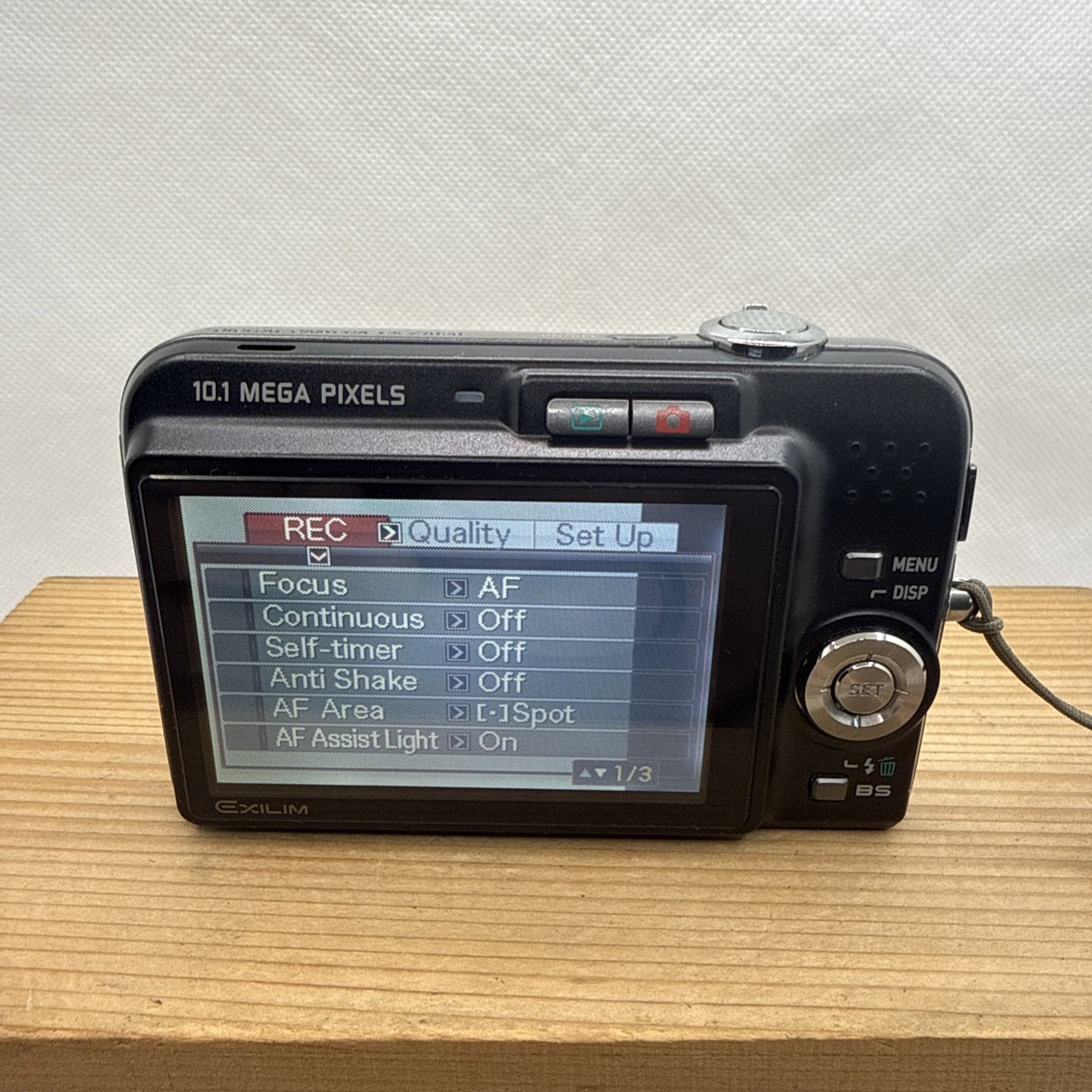 Casio Digital Camera Exilim EX-Z1050 10.1MP Tested + Charger Battery 2GB SD
