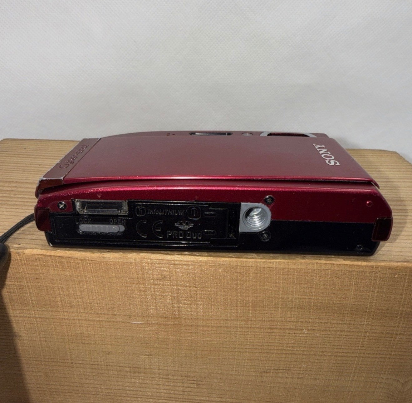 Sony Cyber-shot DSC-T300 10.1MP Digital Camera Working + Charger Battery Memory
