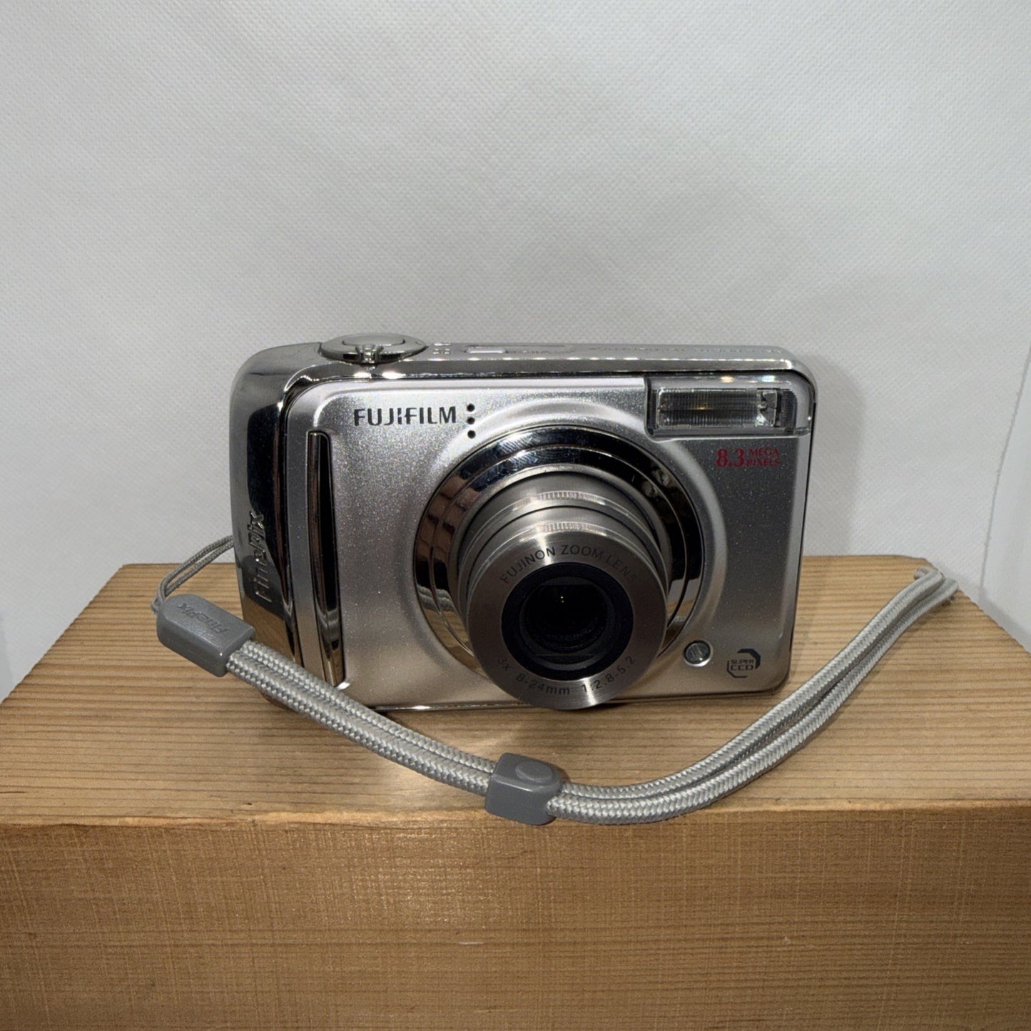 Fujifilm FinePix A800 8.3MP Digital Camera Boxed  Tested Working + 2GB SD Card