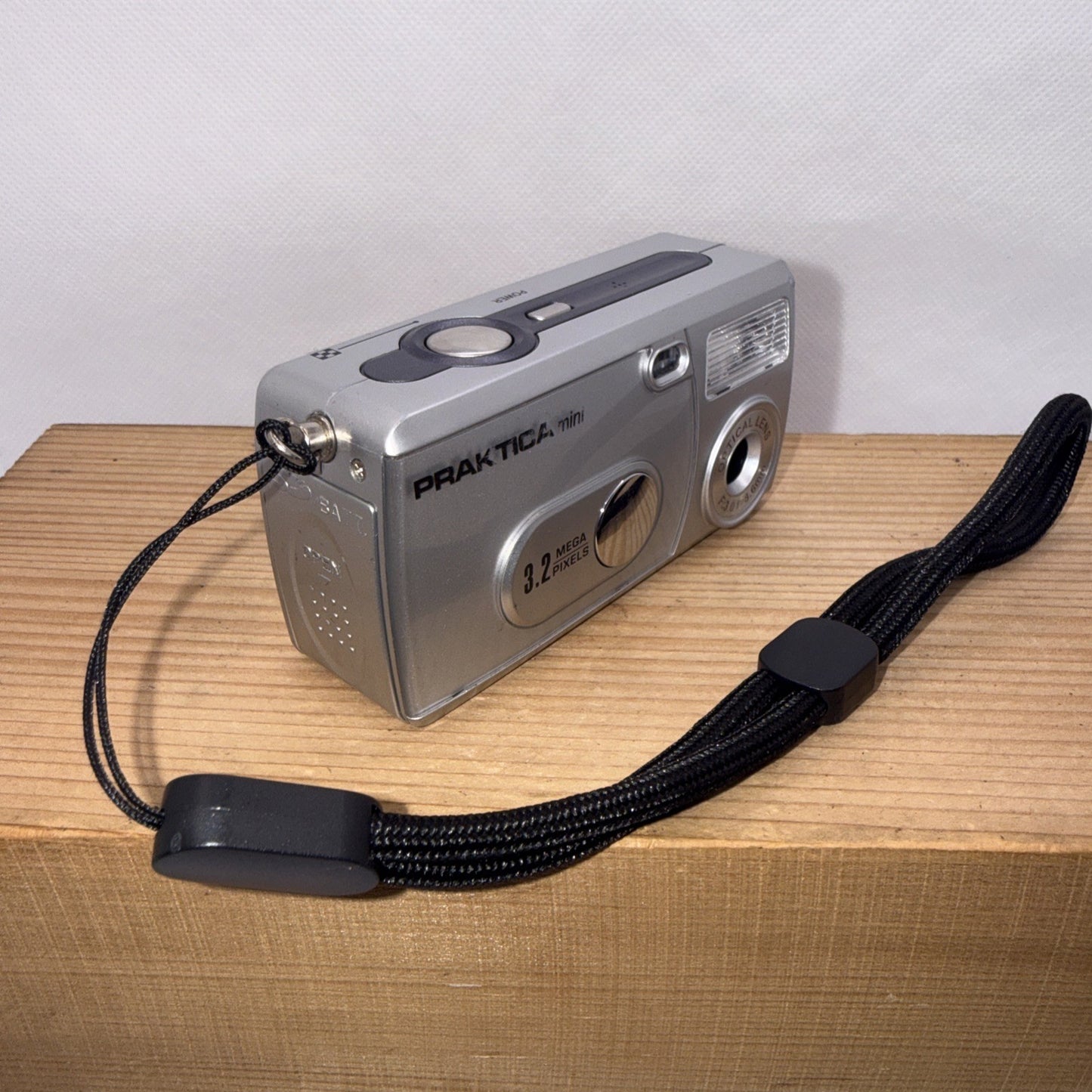 Praktica Mini 3.2MP Intro Compact Digital Camera Tested Working + 256MB SD Card