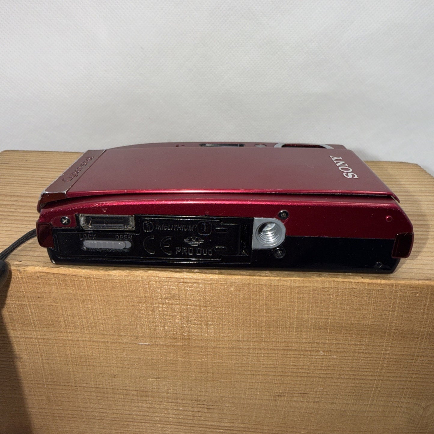 Sony Cyber-shot DSC-T300 10.1MP Digital Camera Working + Charger Battery Memory