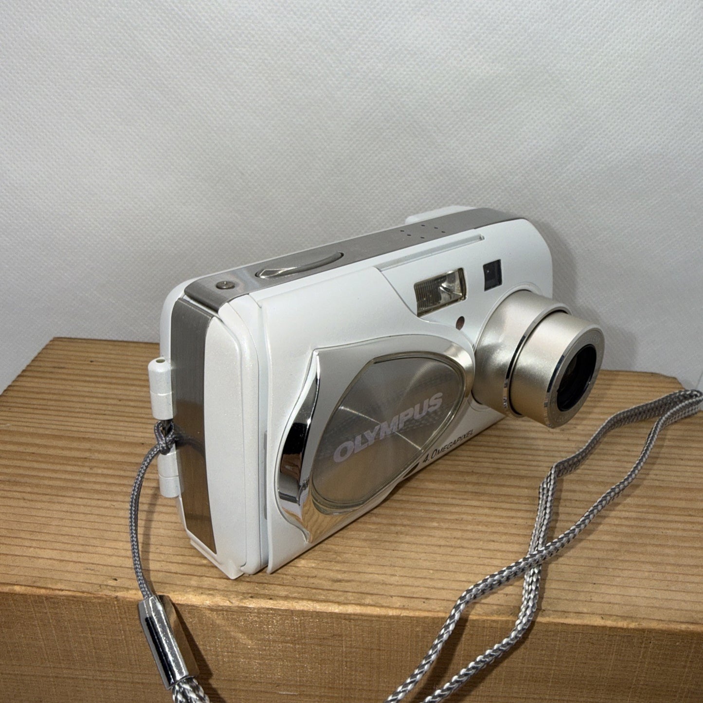 Rare White Olympus Mju 410 4MP Digital Camera Tested Charger Battery Memory Case