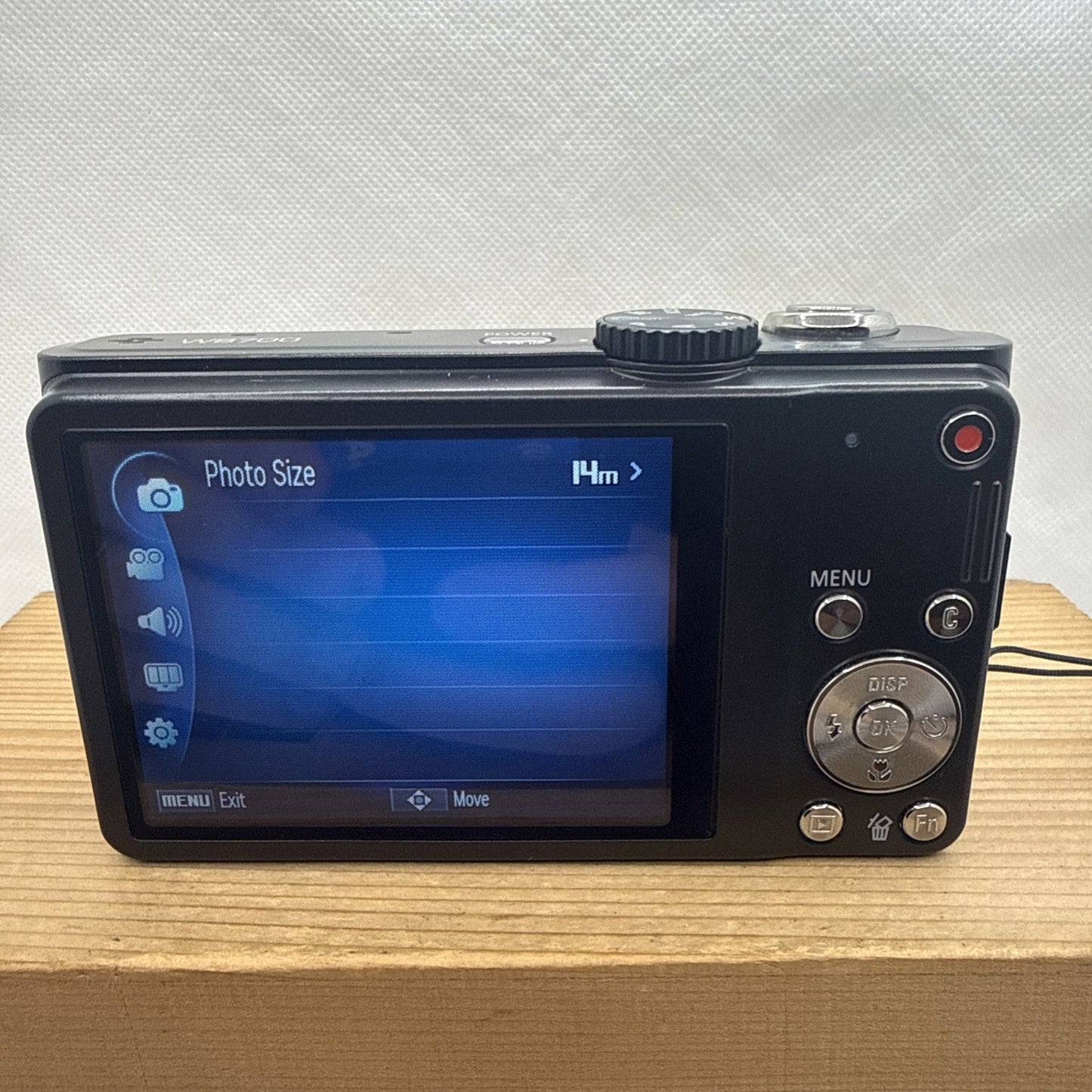 Samsung WB700 14.2MP Digital Camera Tested Working + Charger Battery 4GB SD