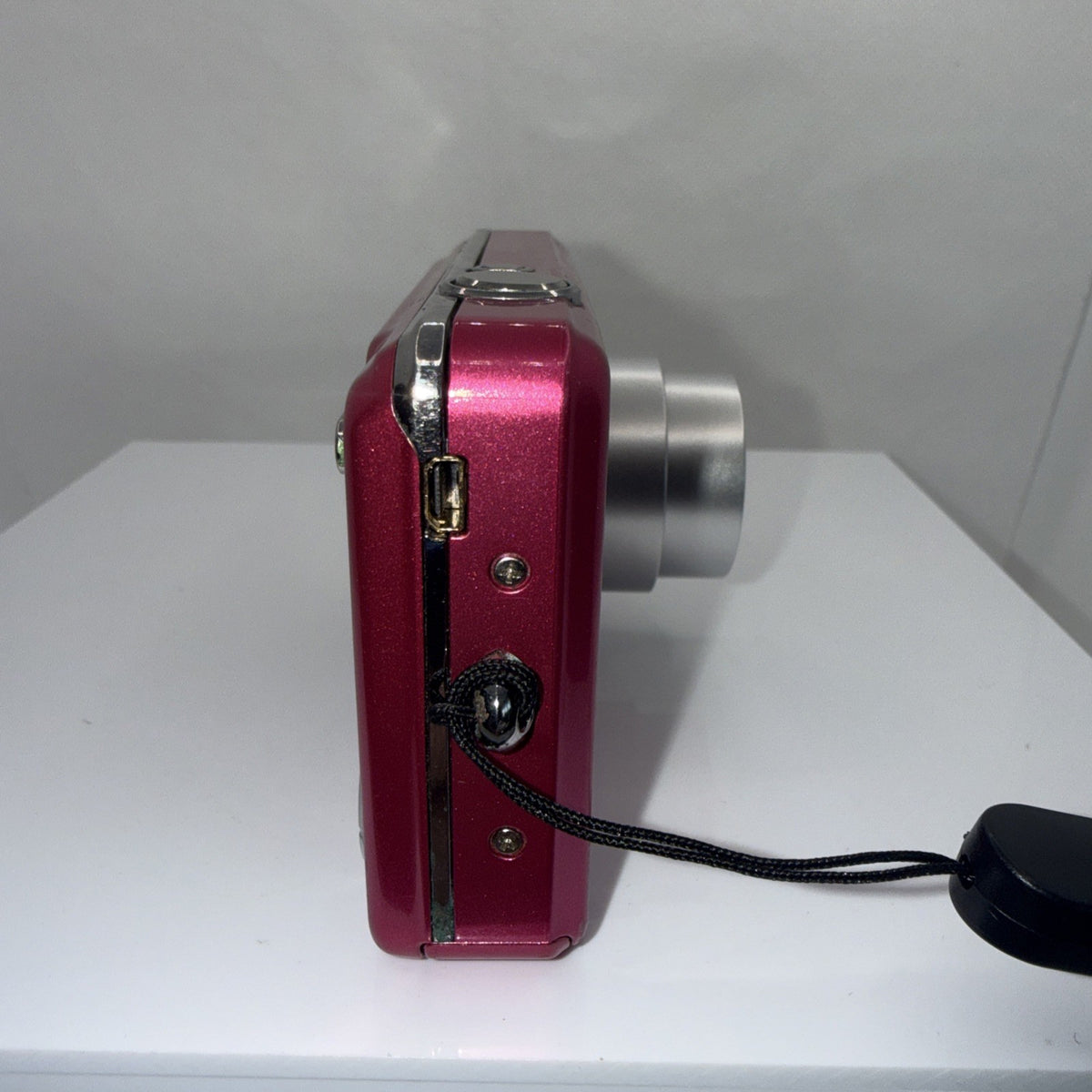 Fujifilm FinePix J30 Digital Camera 12.2 MP Pink *Tested Some Dead Pixels*