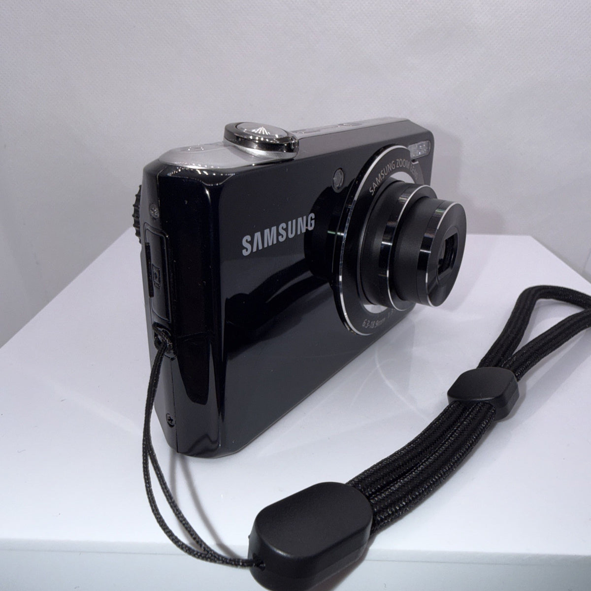 Samsung PL100 12.2MP Selfie Screen Digital Camera Tested + Charger Battery 4GB