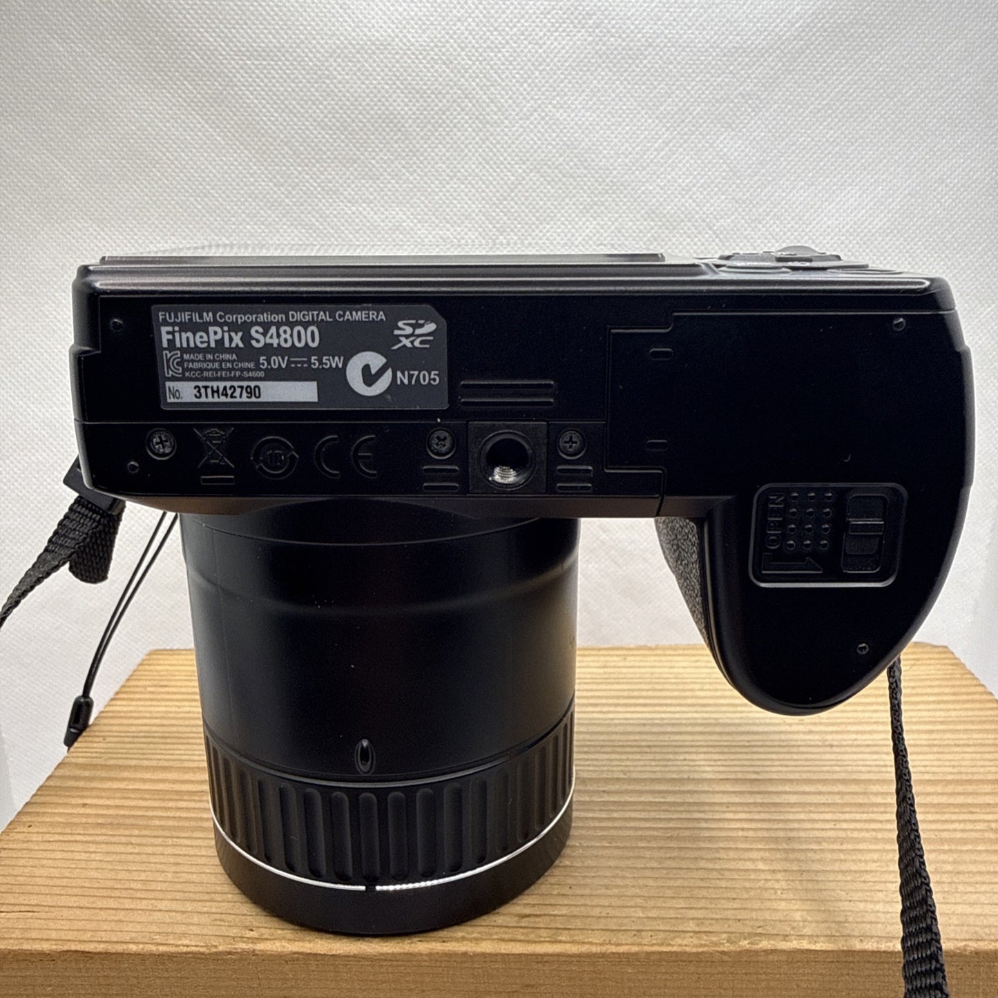 Fujifilm Finepix S4800 16MP Bridge Camera + Batteries Charger Bag 16GB SD VGC