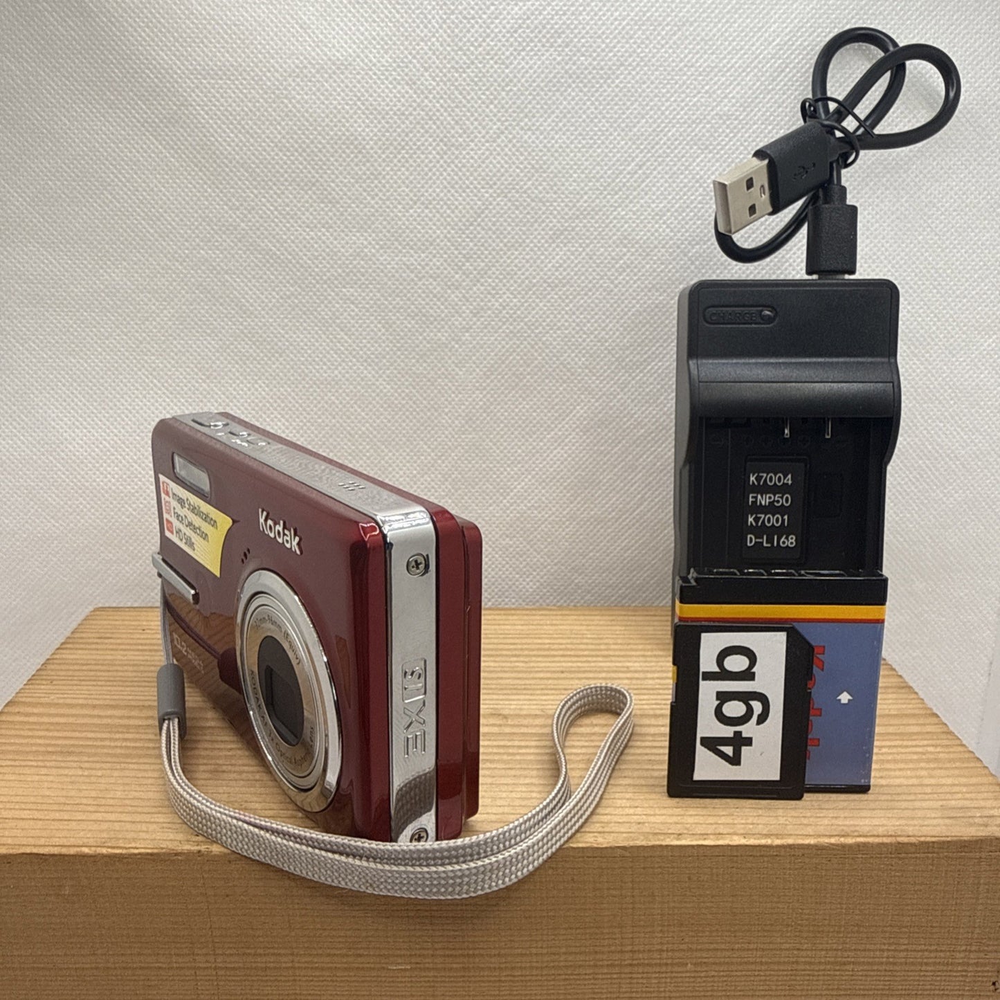 Kodak EasyShare M1073 Is Digital Camera 10.2MP Tested + Charger Battery 4GB SD