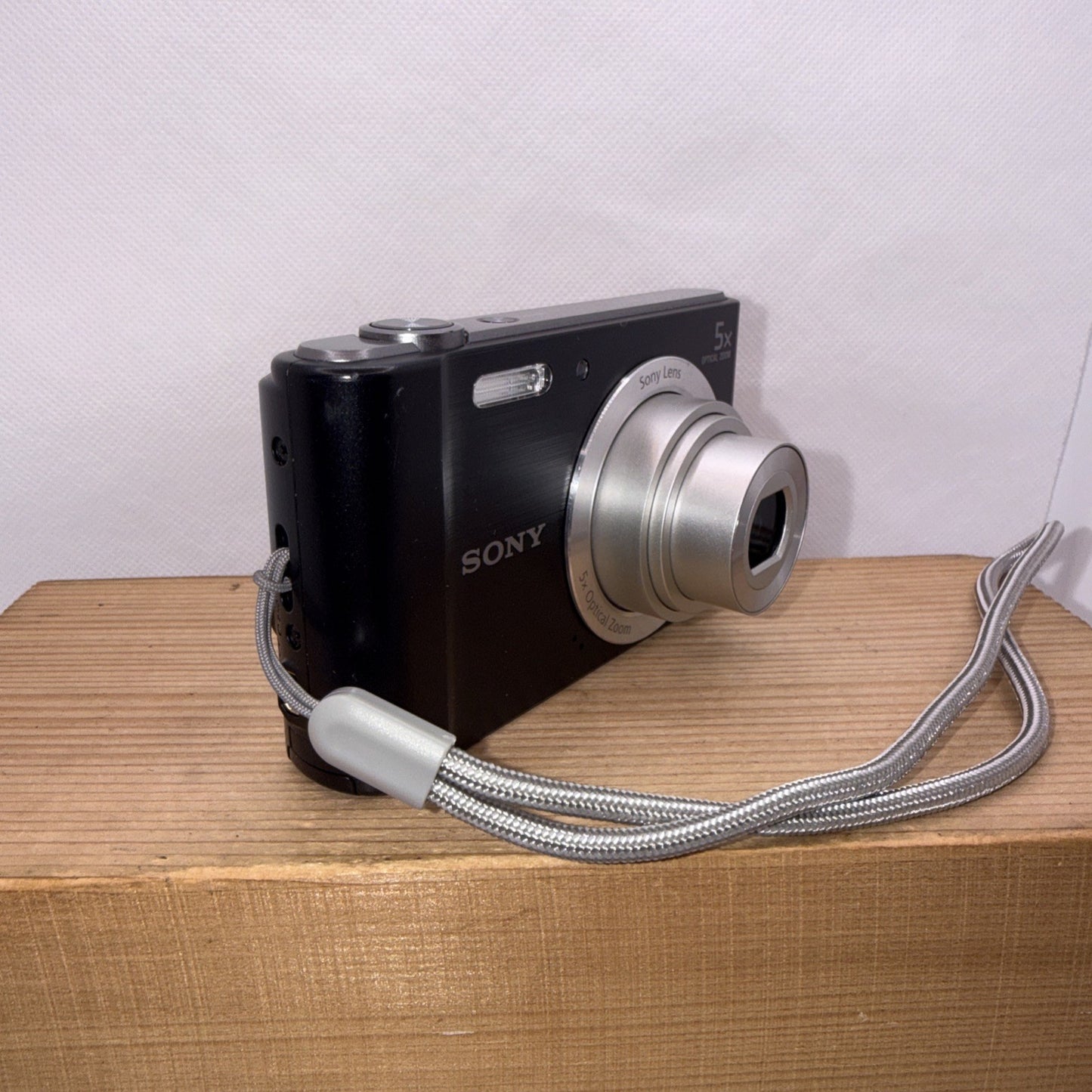 Sony Cybershot DSC-W800 20.1MP Digital Camera Tested + Charger Battery 4GB Case