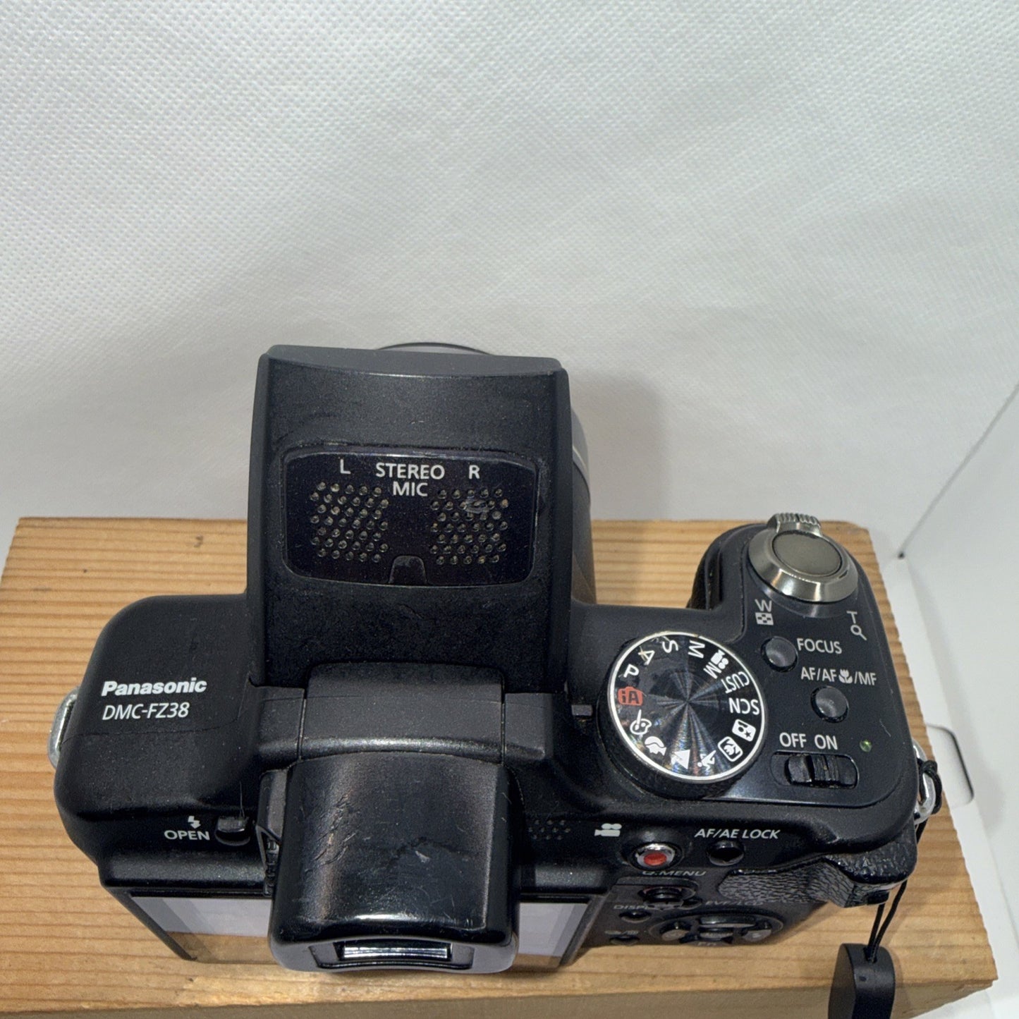 Panasonic LUMIX DMC-FZ38 12MP Digital Bridge Camera Tested + Accessories