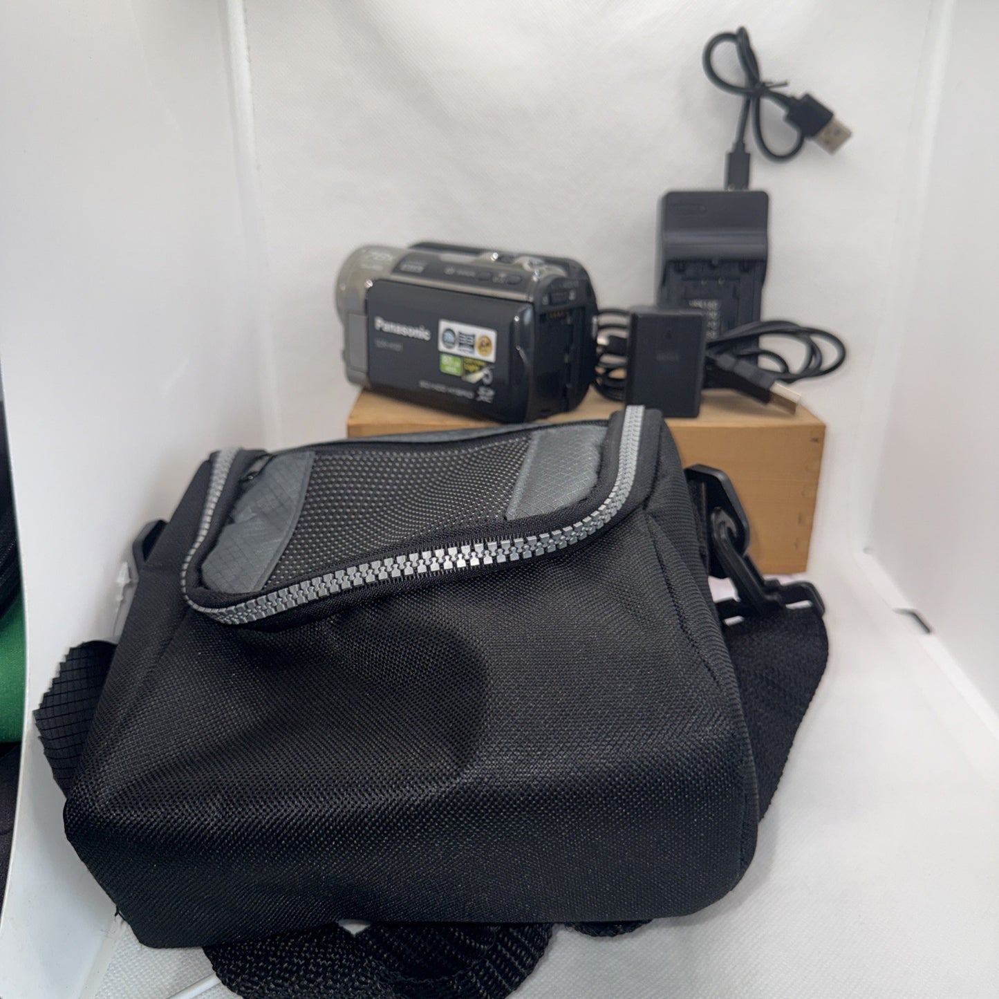 Panasonic SDR-H101 Camcorder 80GB HDD 78x Zoom Video Camera + Charger - Bundle
