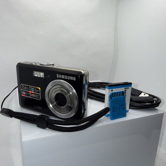 Samsung L735 7.2MP Digital Camera Tested *Minor Screen Issue* + Accessories 4GB