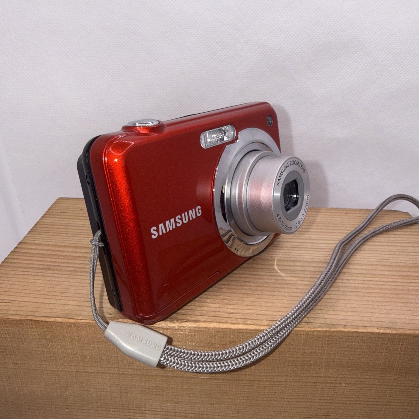 Samsung ES9 Digital Camera 12.2 MP Tested Working Plus 4GB SD Memory Card