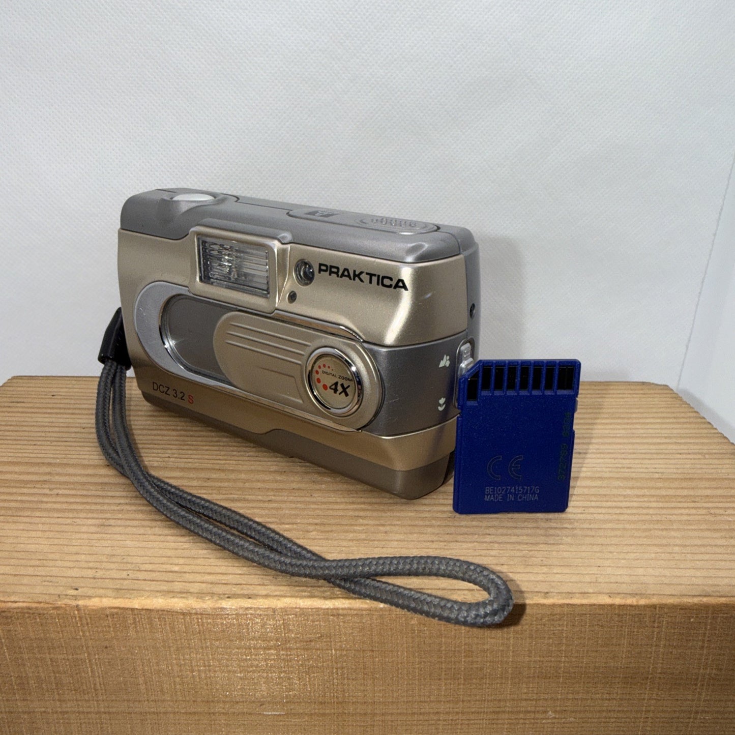 Praktica DCZ 3.2S 3.0MP Digital Camera (Tested Working)