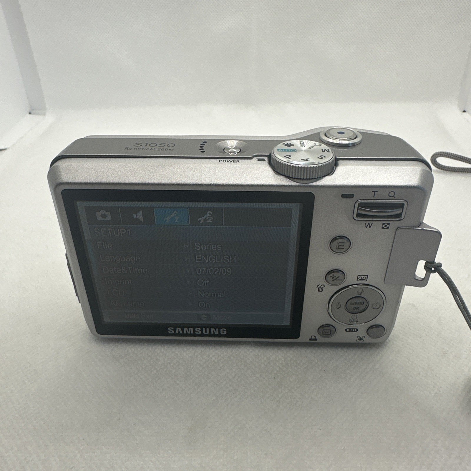 Samsung S1050 Digital Camera 10.1MP 5x Optical Zoom + Batteries 8GB SD And Case4