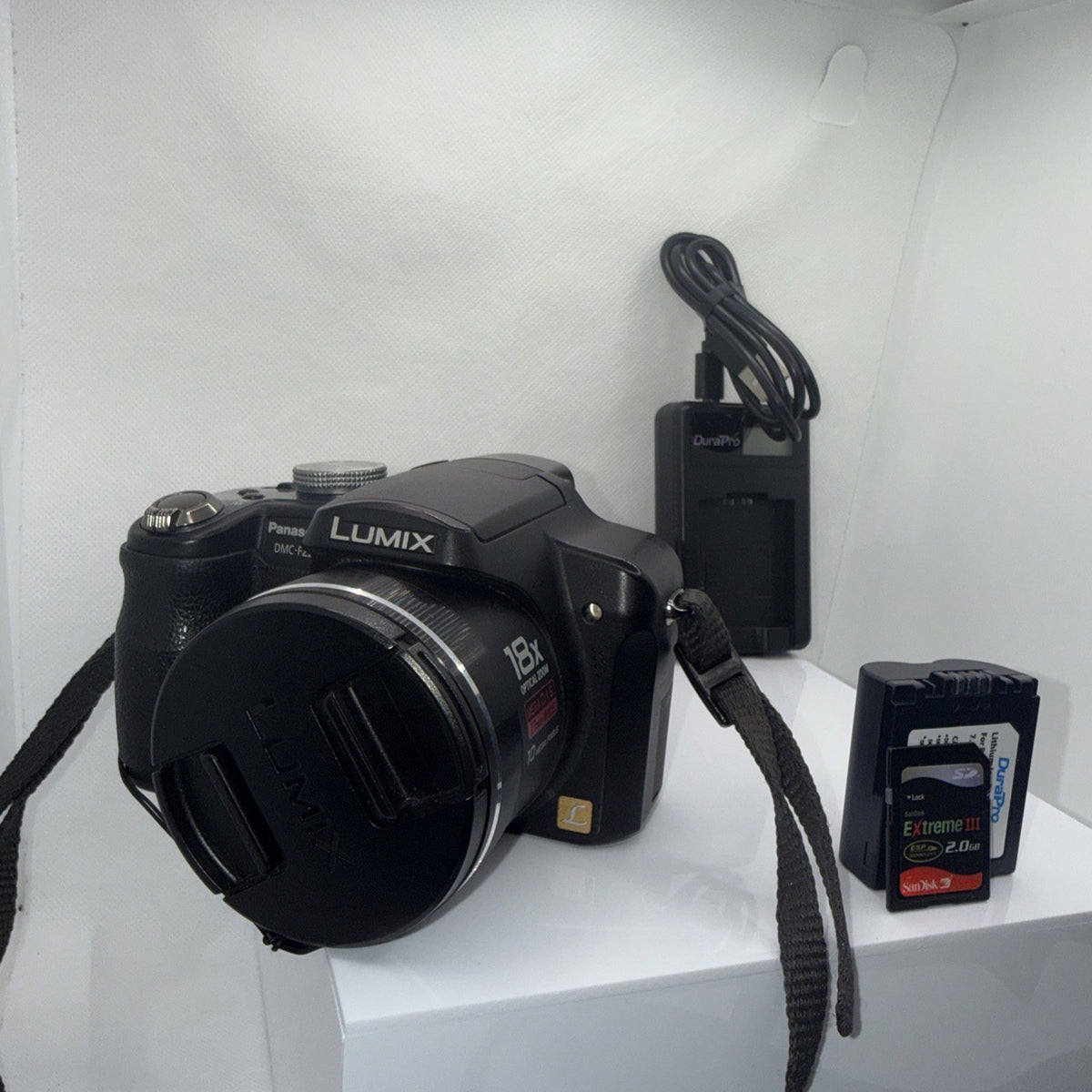 Digital Camera Panasonic Lumix DMC-FZ28 10.1MP Tested + Charger Battery 2GB SD