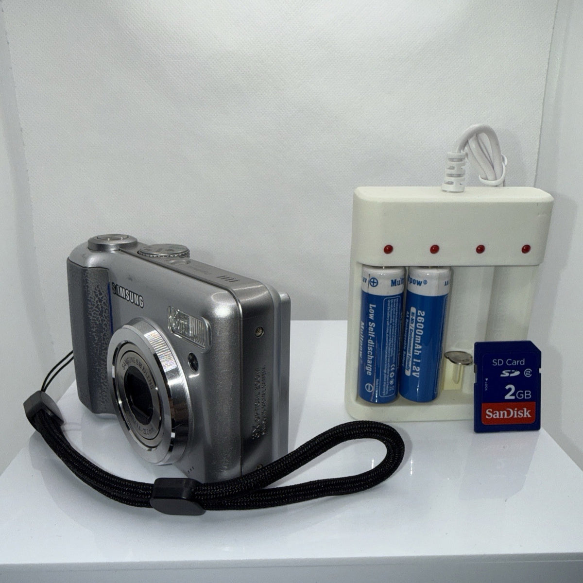 Samsung Digimax D103 10.1MP Digital Camera Tested + Charger Batteries 2GB SD